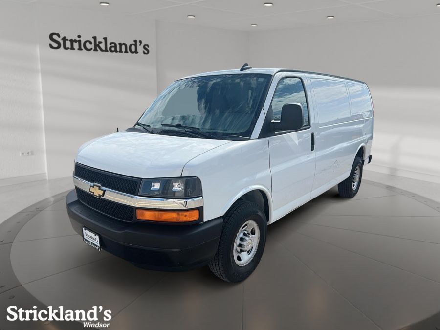 2022 Chevrolet Express 135 Van