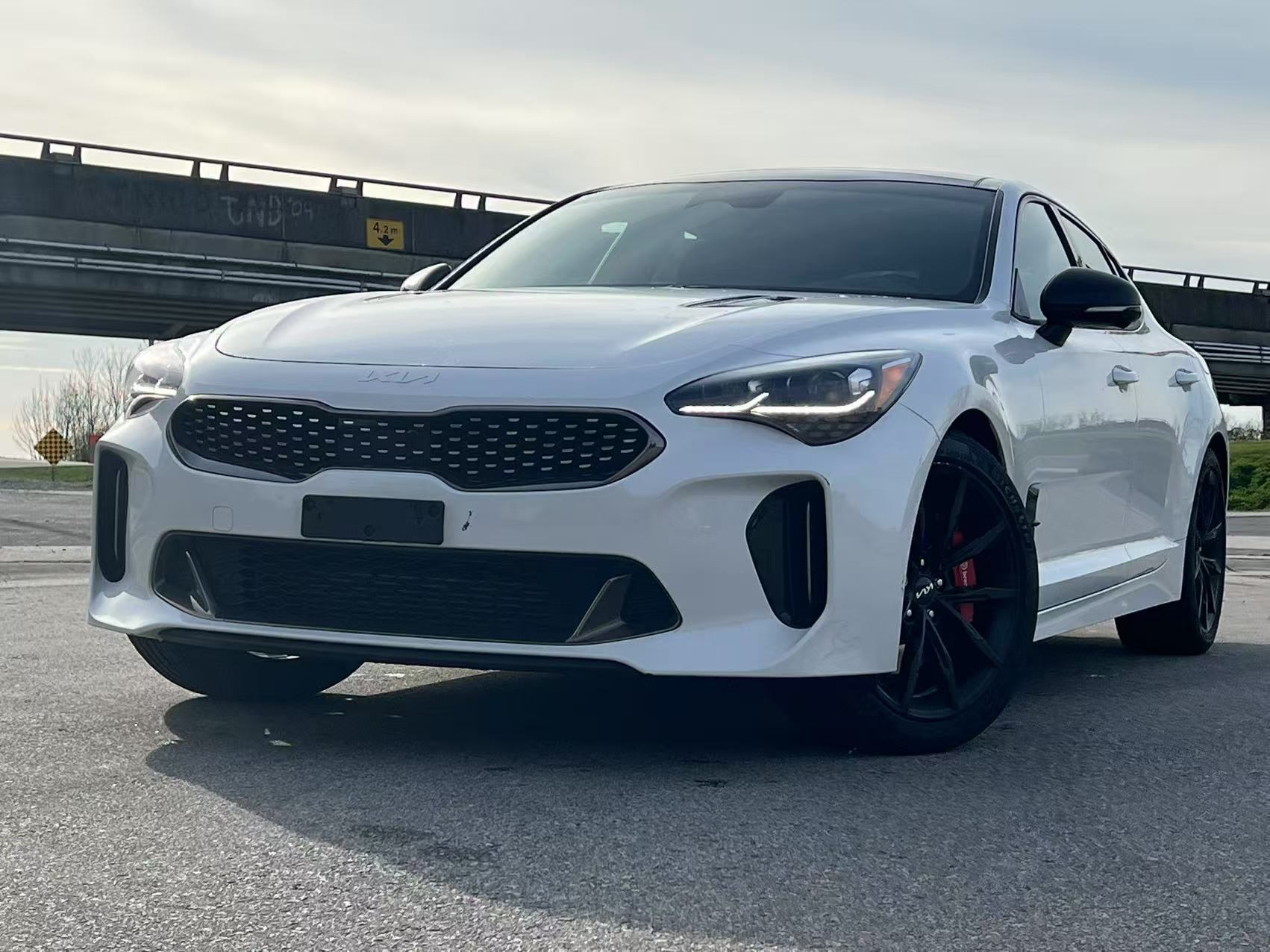 2022 Kia Stinger GT2 AWD/ CLEAN TITLE/ HUD/ BC LOCAL