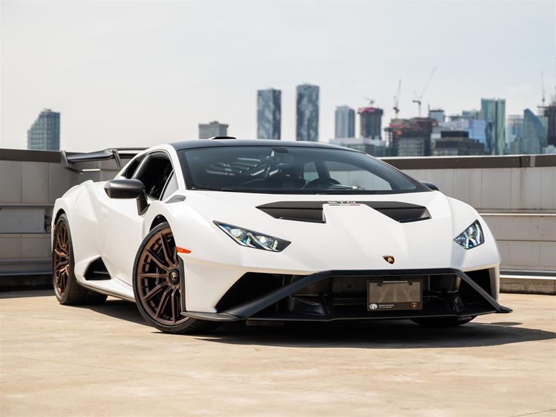 2022 Lamborghini Huracan V10 | 640HP | CARBON FIBRE PKG | STO TRIM