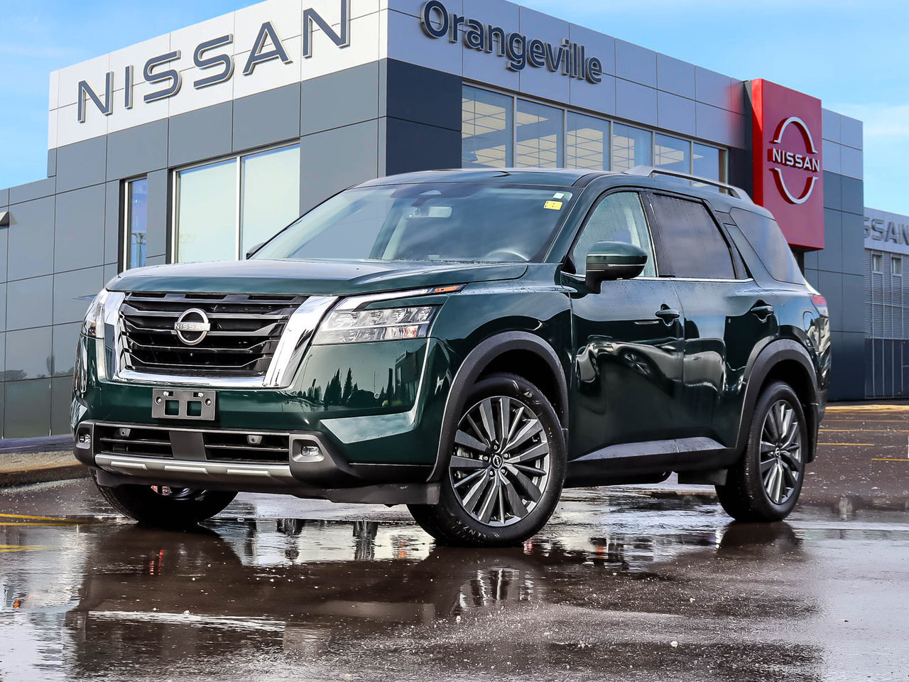 2024 Nissan Pathfinder SL