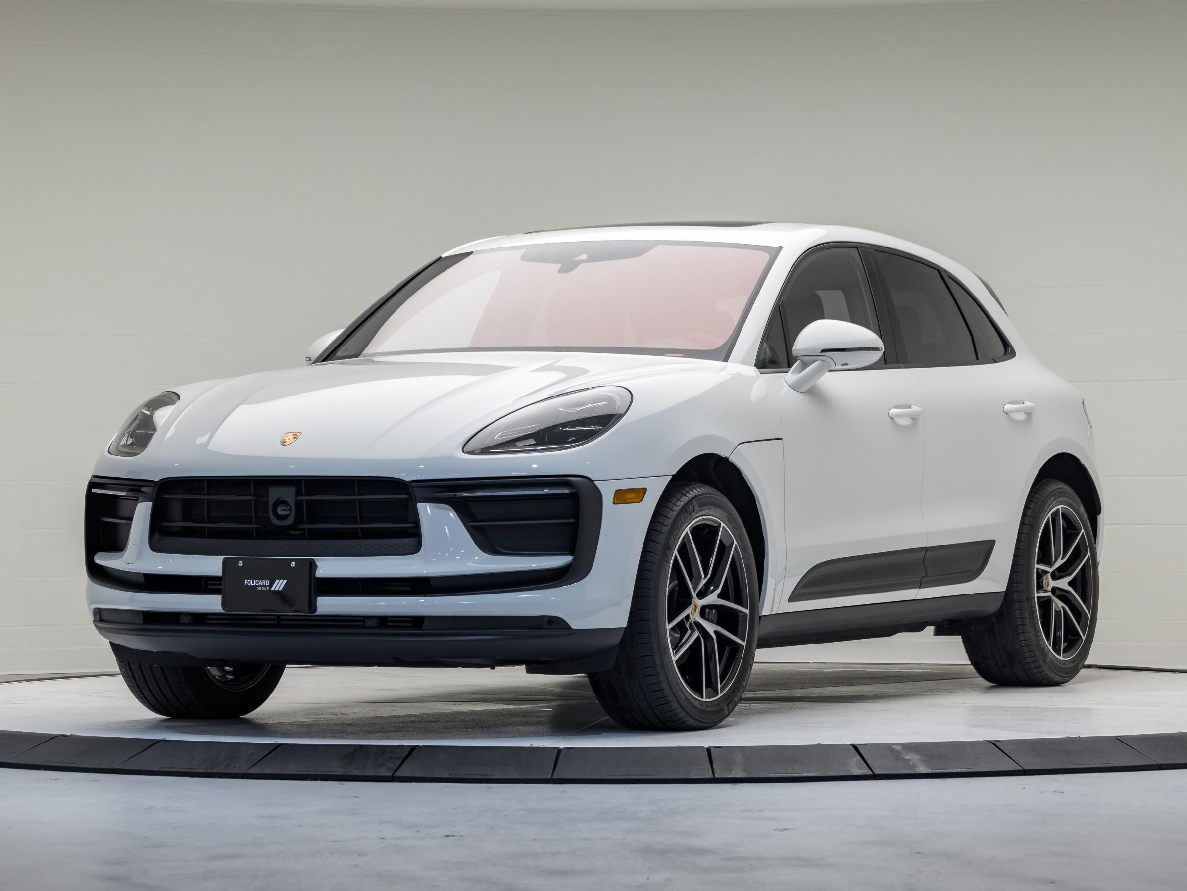 2024 Porsche Macan Premium Plus, Adaptive Air Suspension (PASM)