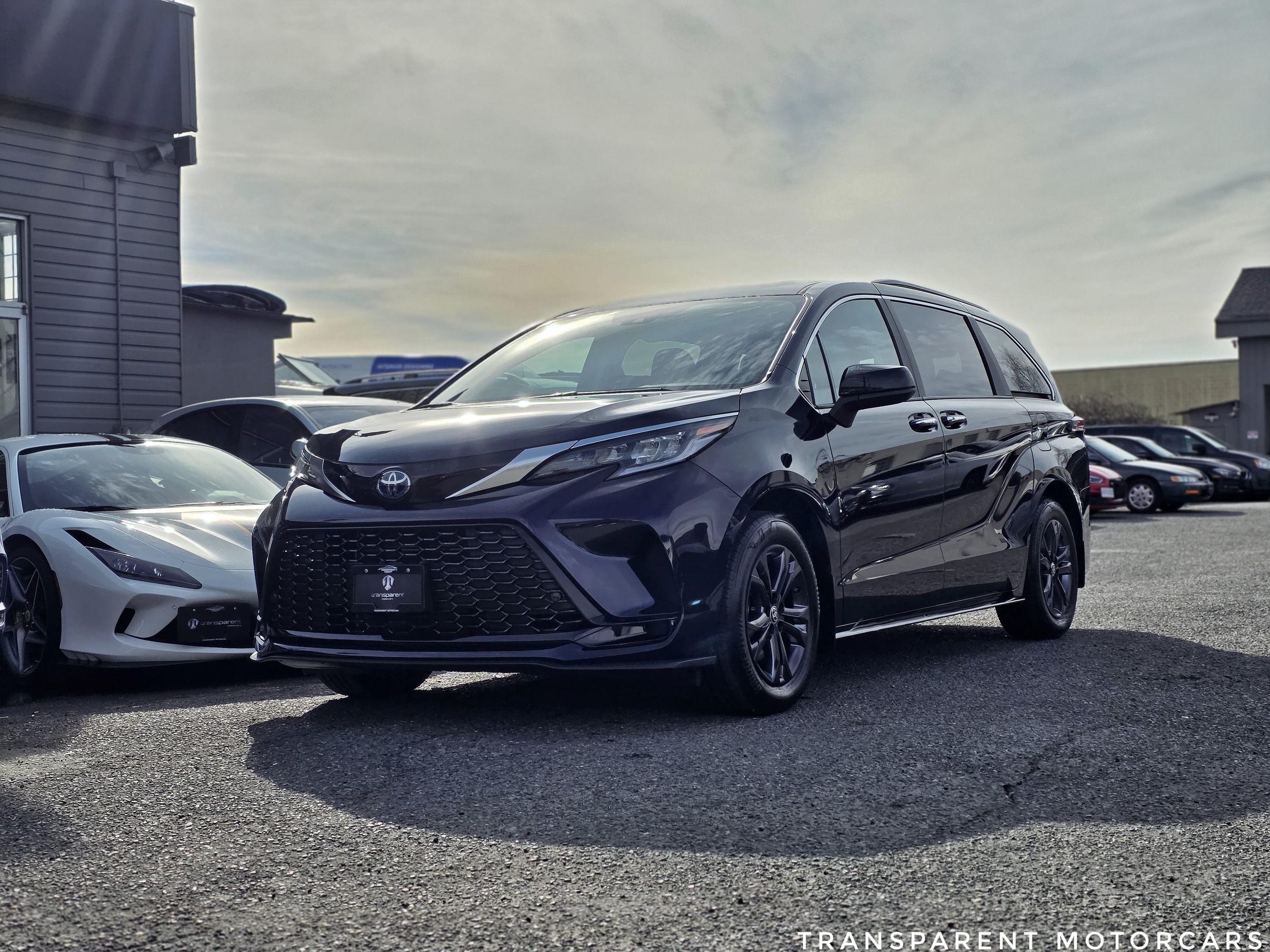 2024 Toyota Sienna Low Kms/Apple CarPlay&Android Auto/Power Sliding D