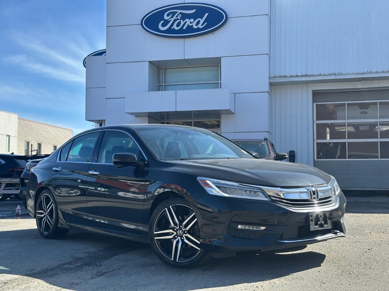 2016 Honda Accord Touring V6 Power seats, Windows + Backup cam*