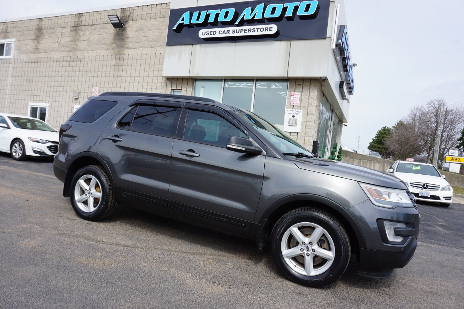 2017 Ford Explorer XLT 4WD CERTIFIED *FREE ACCIDENT*7 SEAT* CAMERA NA
