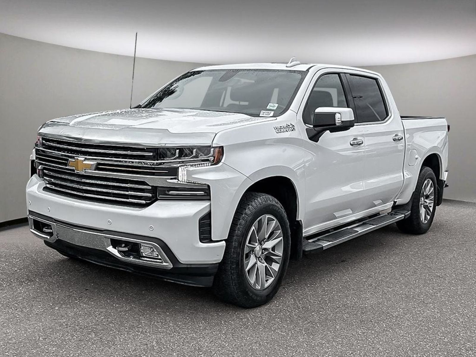 2021 Chevrolet Silverado 1500 High Country- 4WD / Leather / Navi / Sunroof / Rea