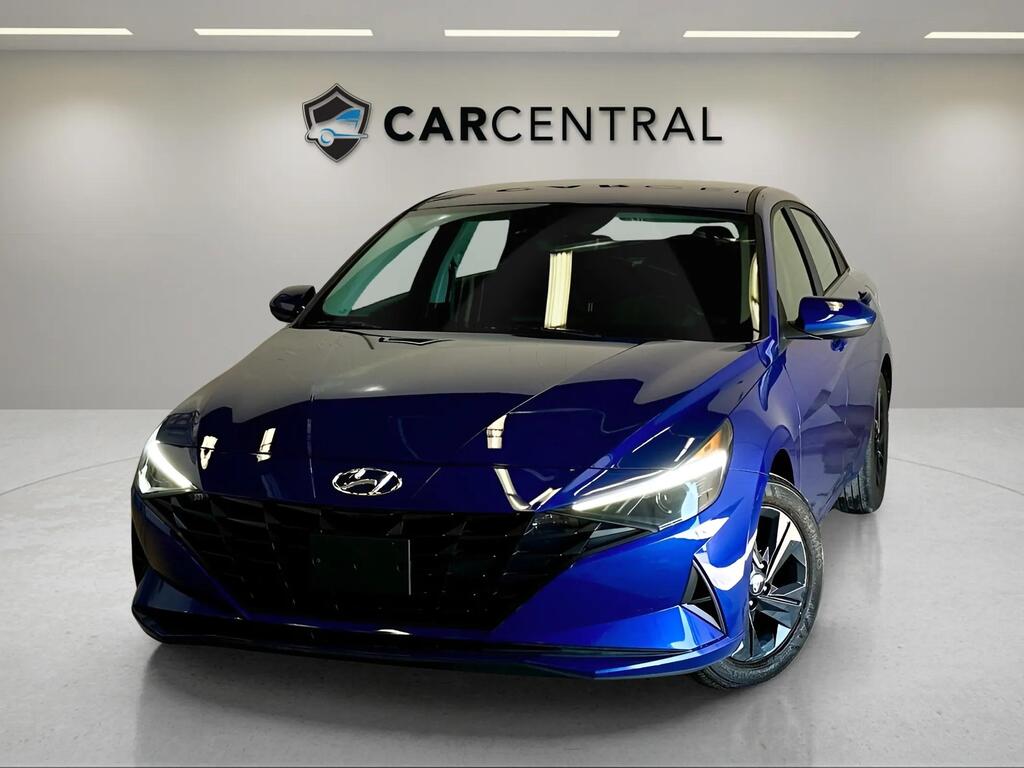 2023 Hyundai Elantra Preferred| Push Start| Blind Spot| Carplay