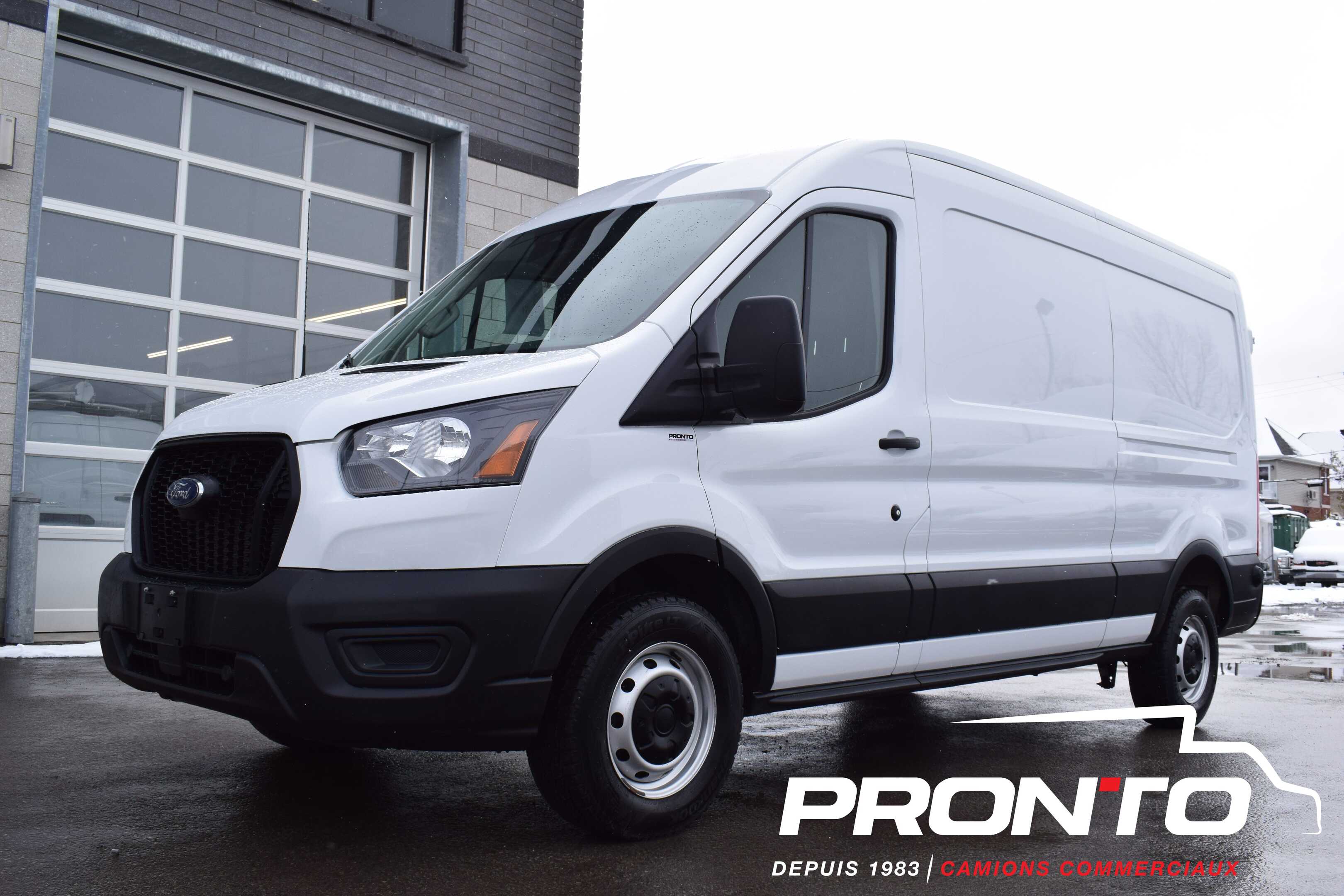2024 Ford Transit Cargo Van T-250 148wb  Med Roof ** GARANTIE COMPLÈTE FORD **
