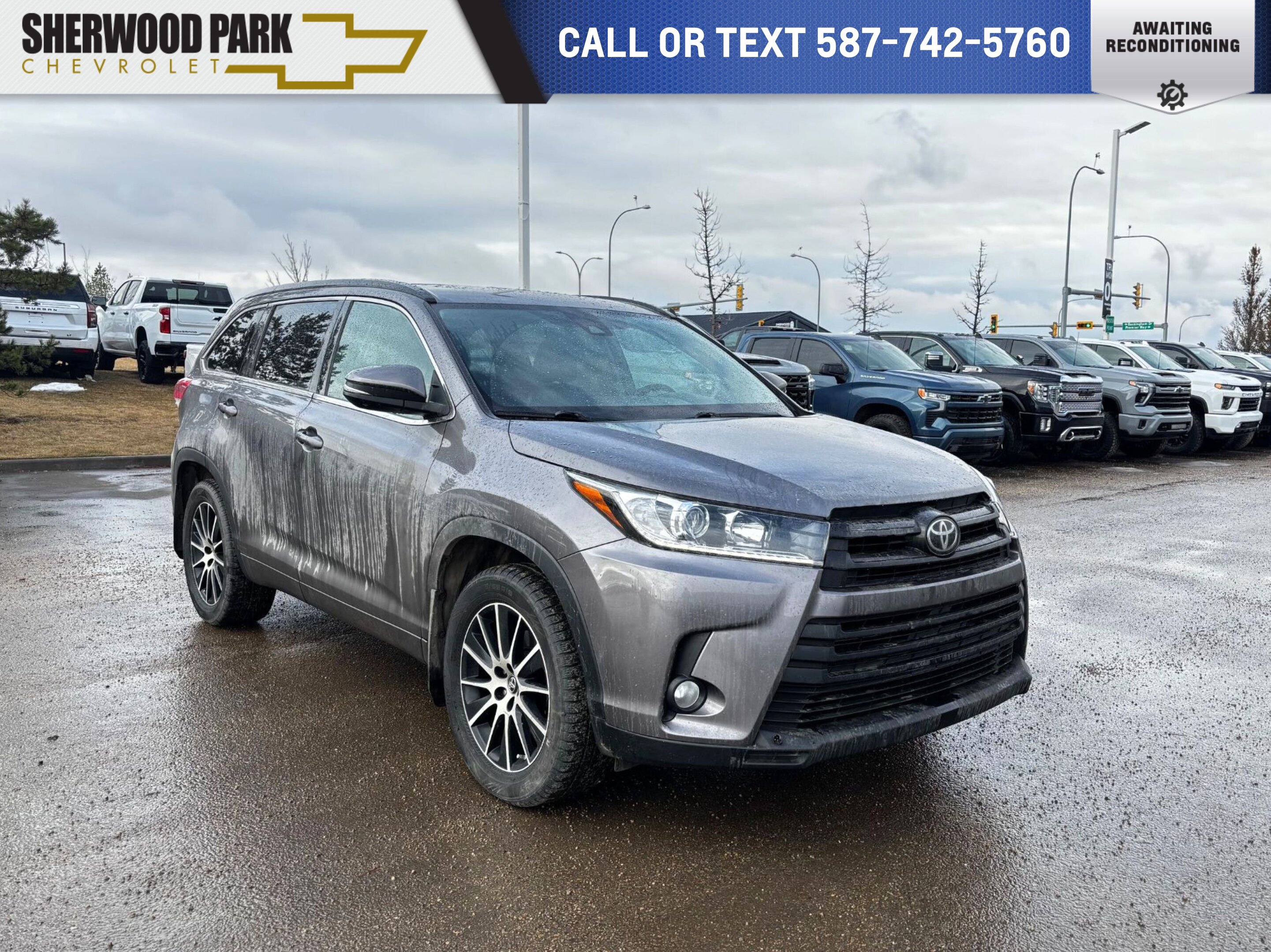 2017 Toyota Highlander SE 7 Passenger AWD