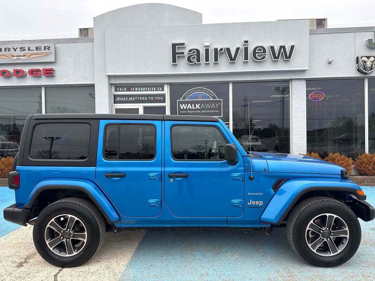 2023 Jeep Wrangler Sahara Ultimate edition, heated seat, heater wheel