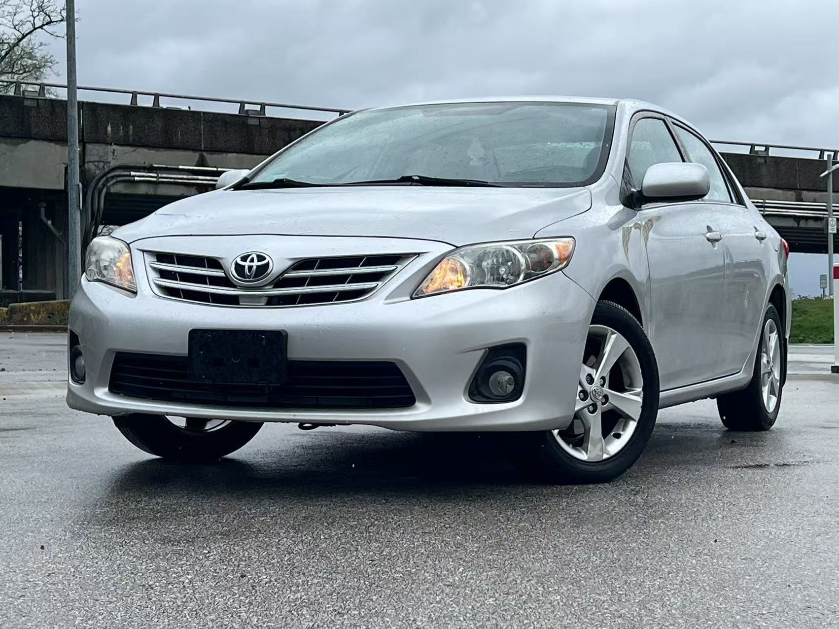 2013 Toyota Corolla LE/ NO ACCIDENT/ LOW KM/ POWER SUNROOF/ BC LOCAL