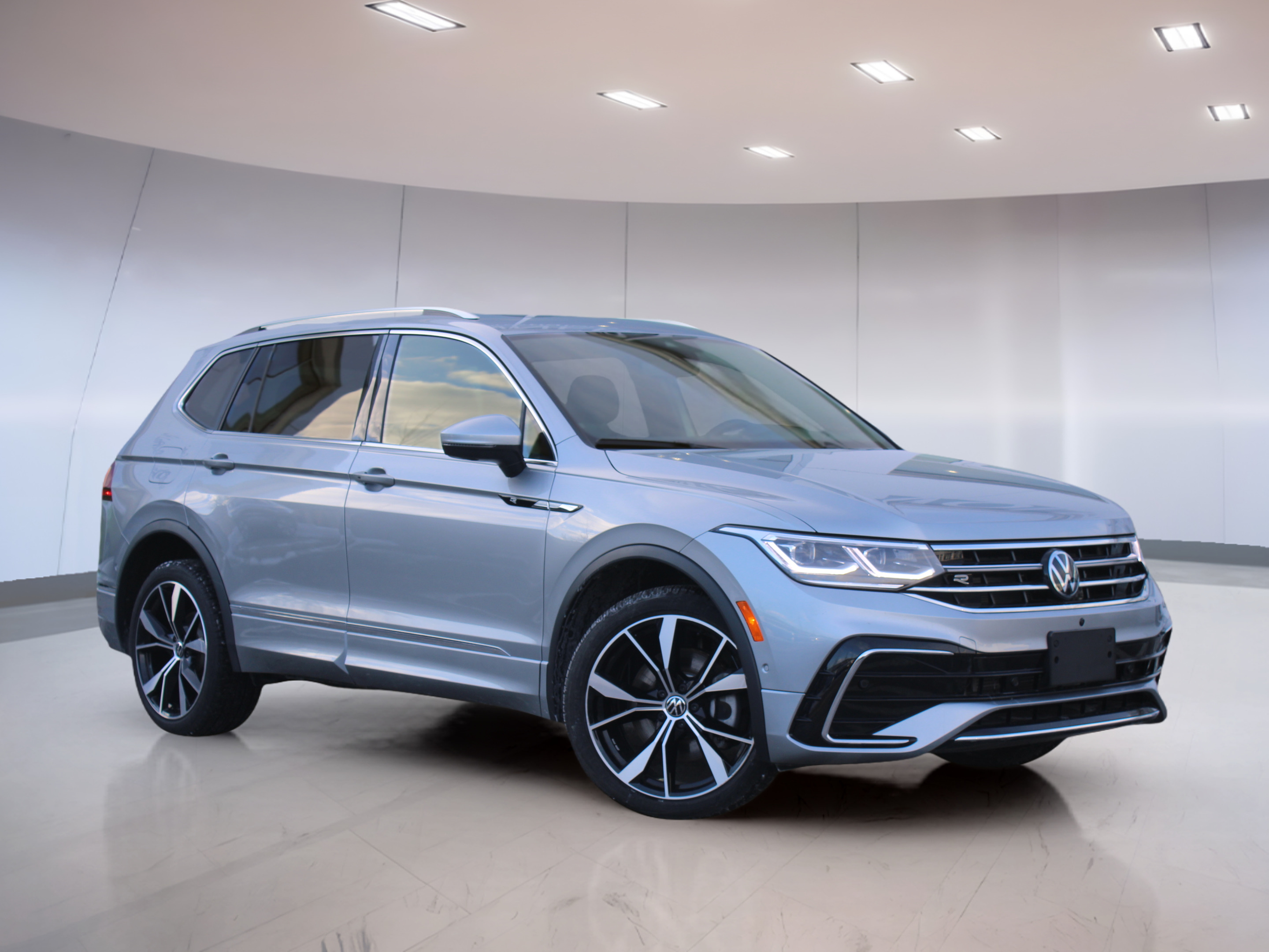 2024 Volkswagen Tiguan HIGHLINE | CORPORATE CAR | LOADED
