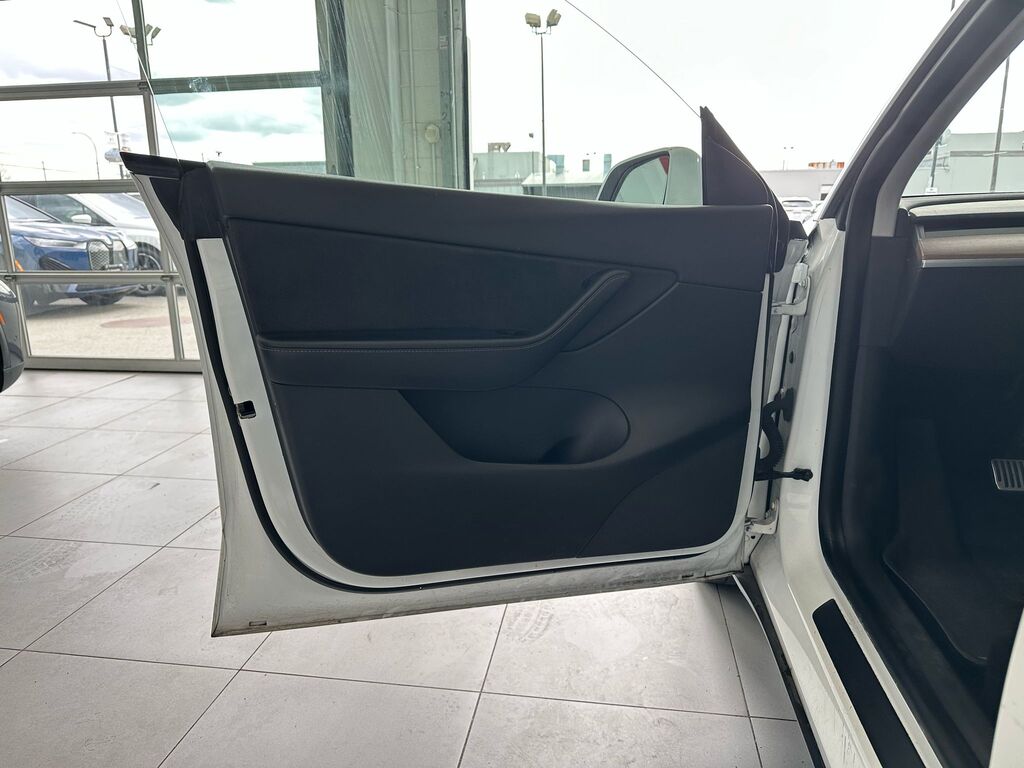 2021 Tesla Model Y Long Range, Vancouver, Cash