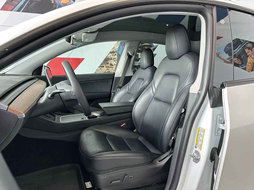 2021 Tesla Model Y Long Range, Vancouver, Cash