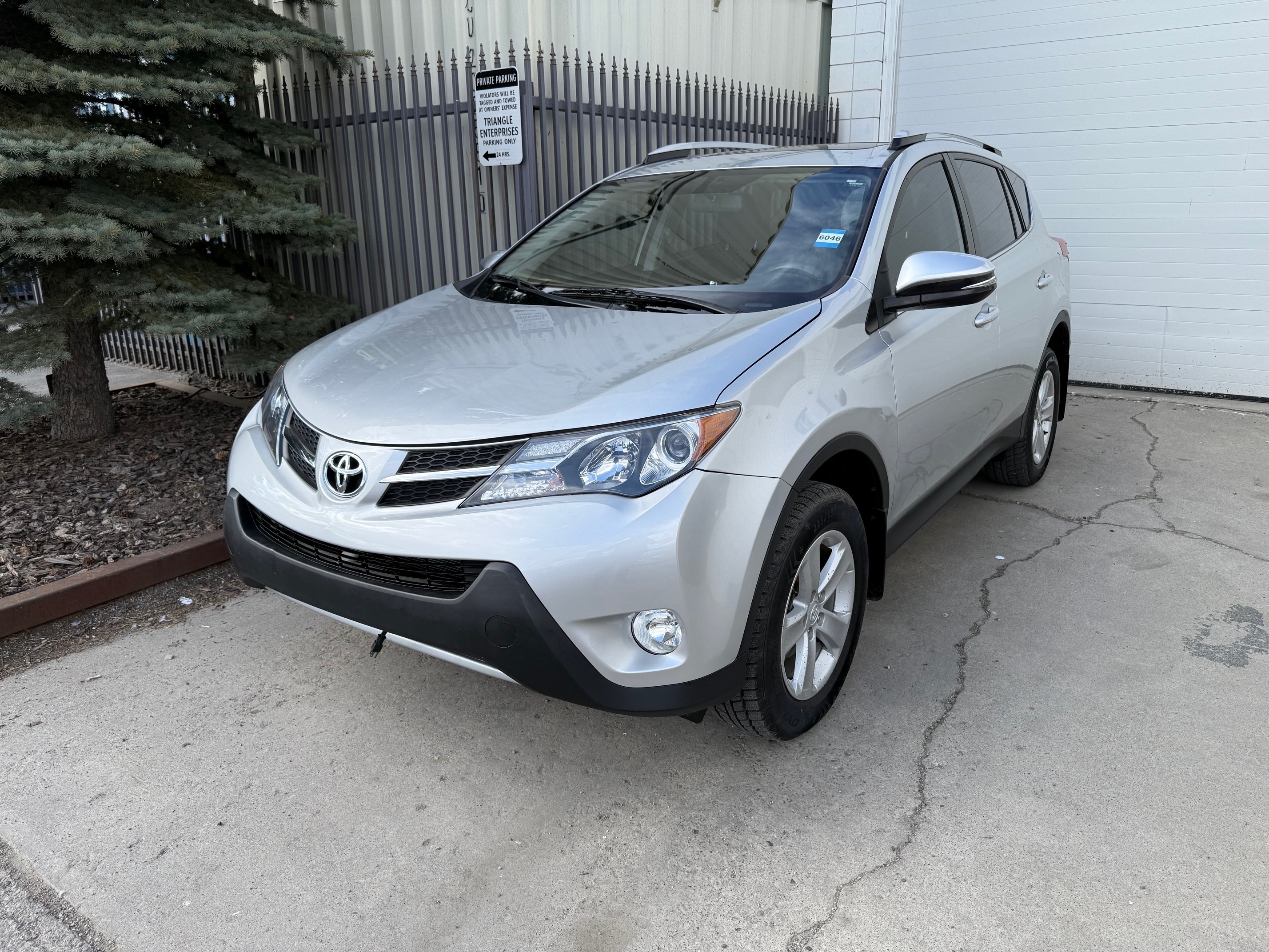 2013 Toyota RAV4 AWD 4dr XLE