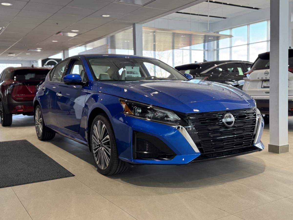 2025 Nissan Altima Platinum Awd