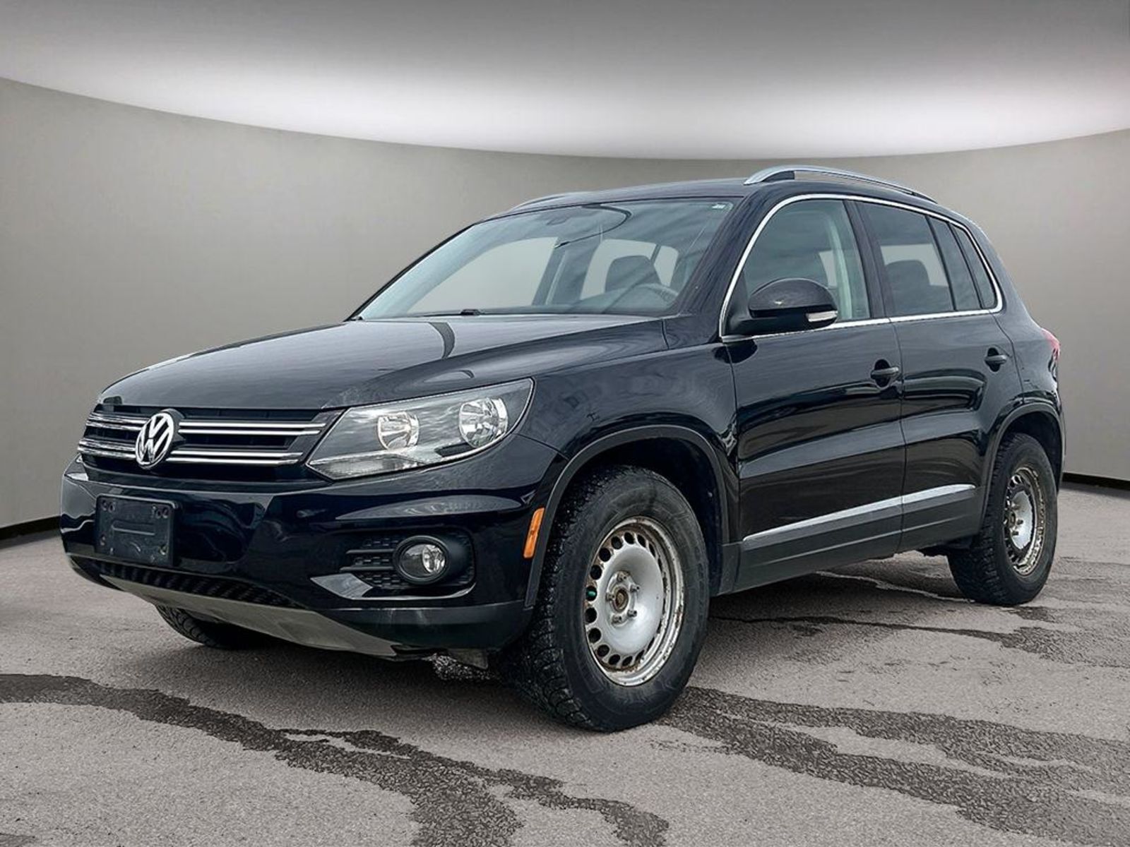 2014 Volkswagen Tiguan Trendline | AWD | Sunroof | Heated Front Seats |