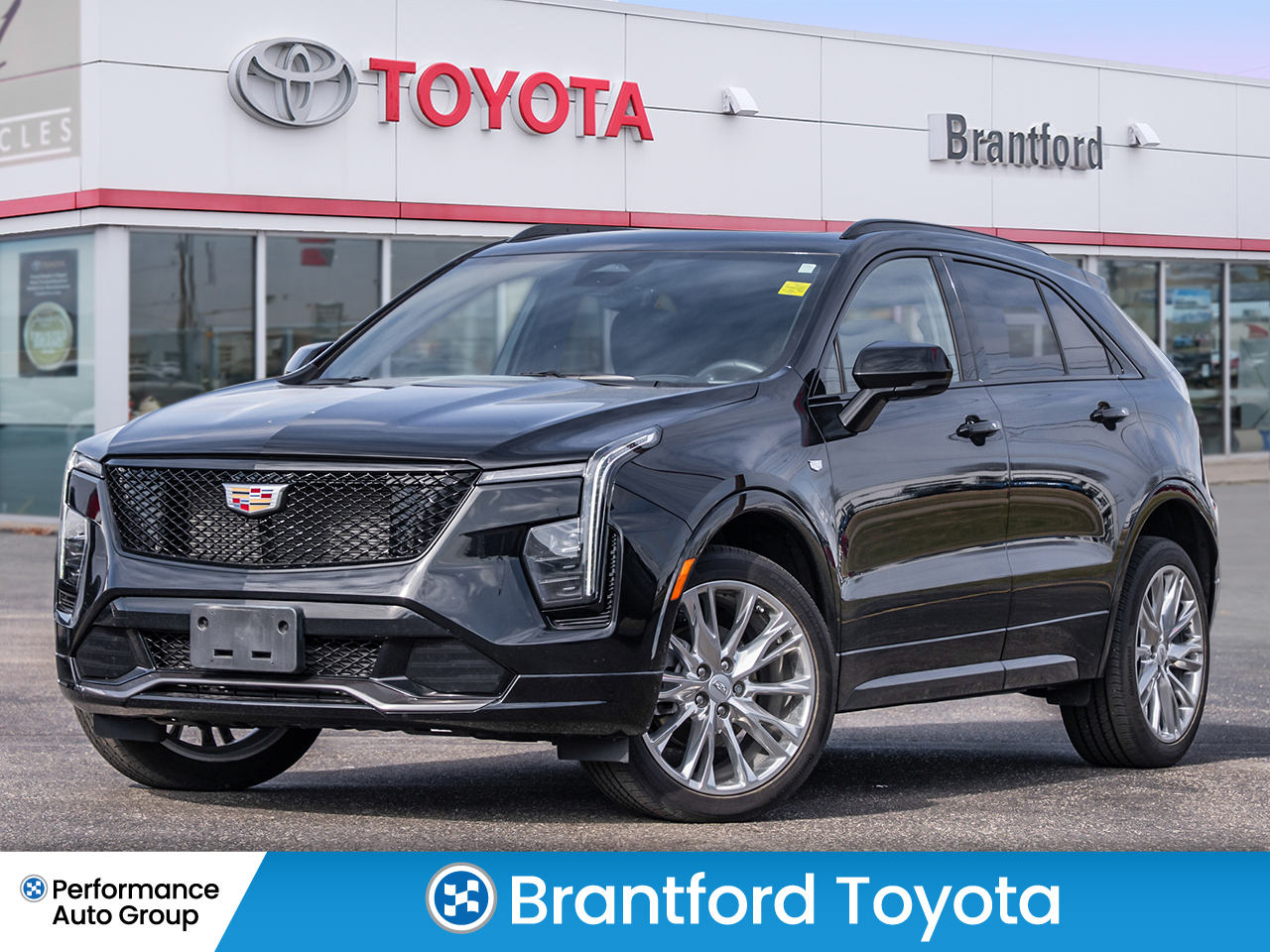 2024 Cadillac XT4 SPORT PACKAGE WITH 20" ALLOYS - PANO ROOF