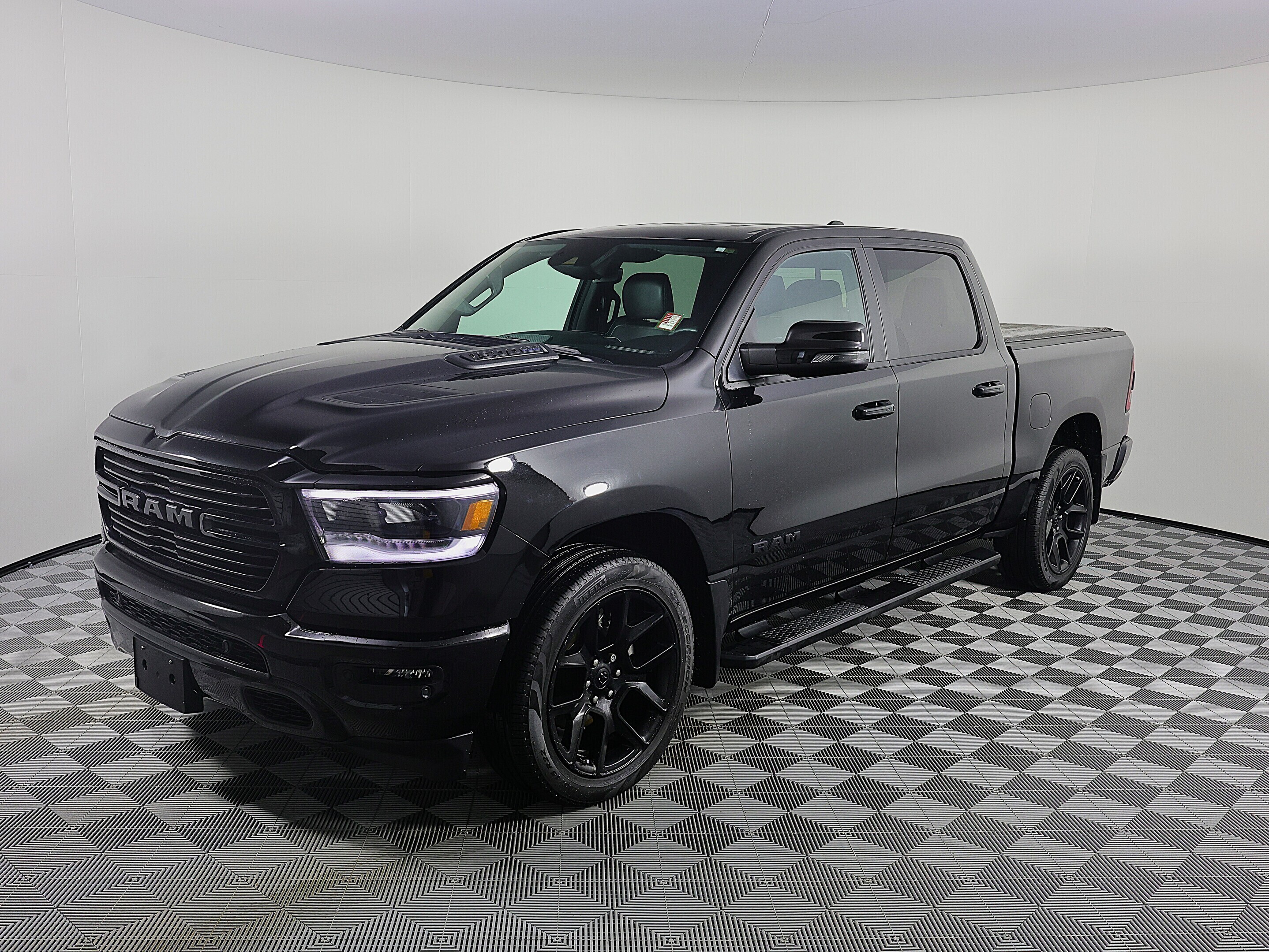 2023 Ram 1500 SPORT