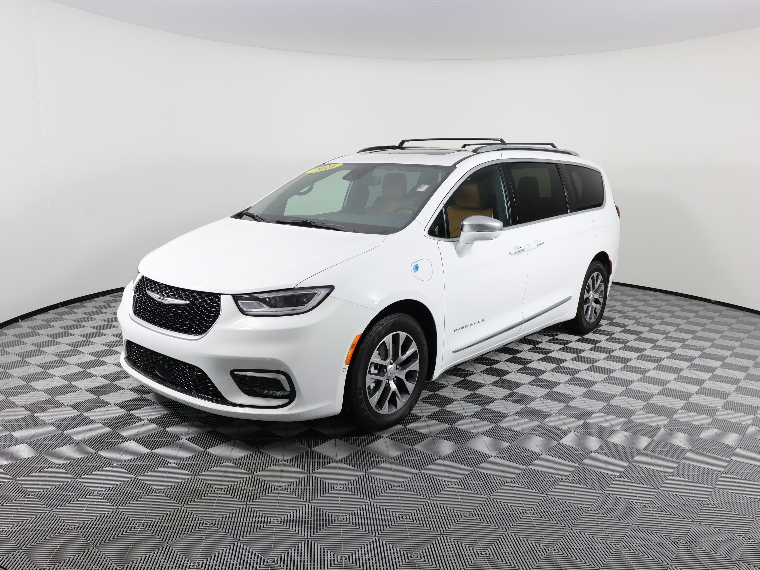 2024 Chrysler Pacifica Hybrid PINNACLE