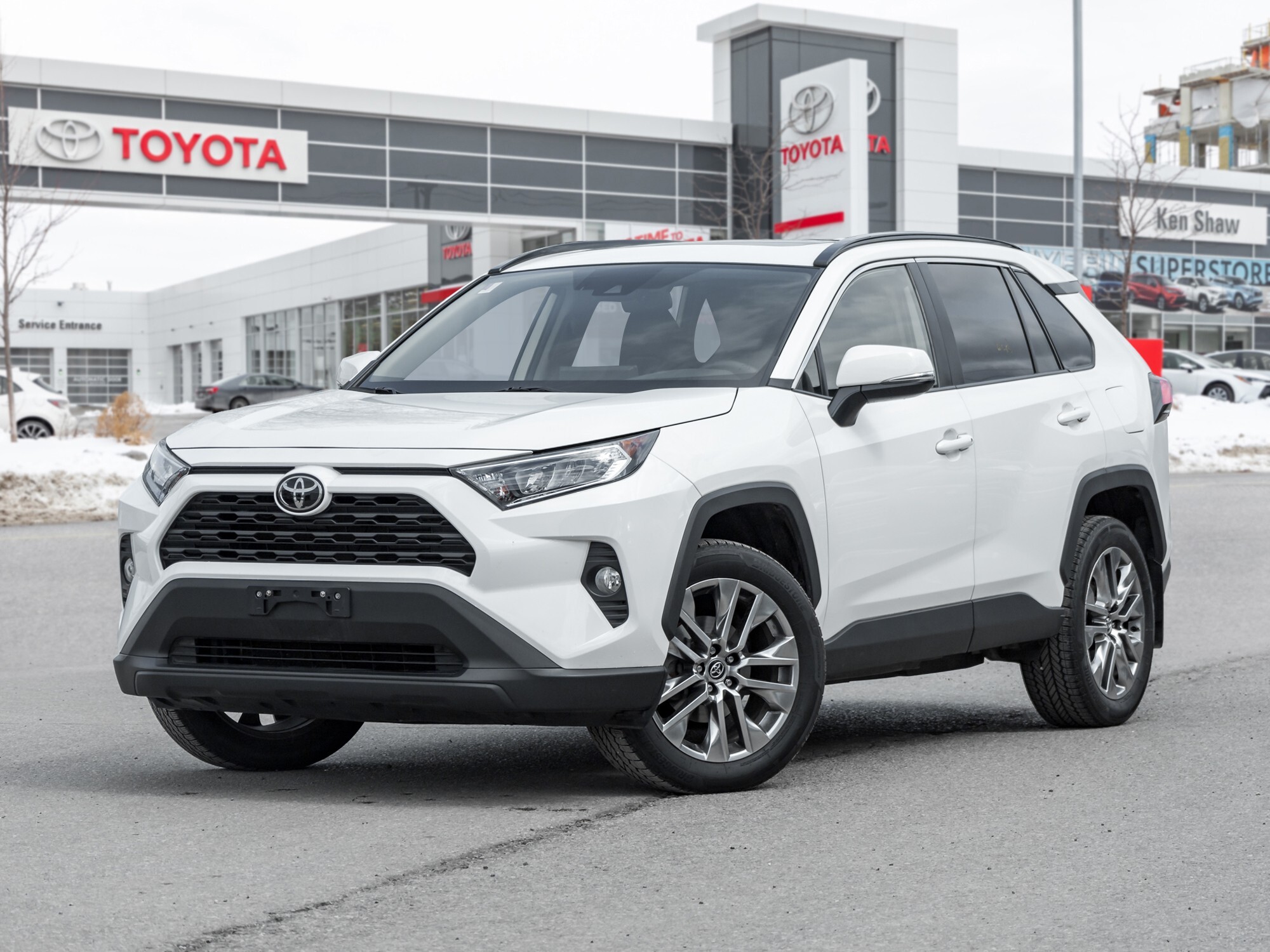 2020 Toyota RAV4 XLE Premium / Leather / Sunroof 