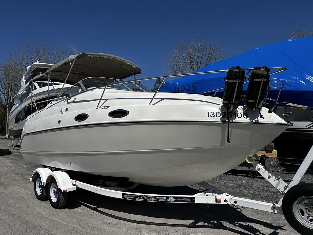 2004 Stingray Boat Co 240 CS 