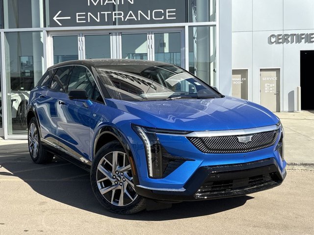2025 Cadillac OPTIQ Luxury 1