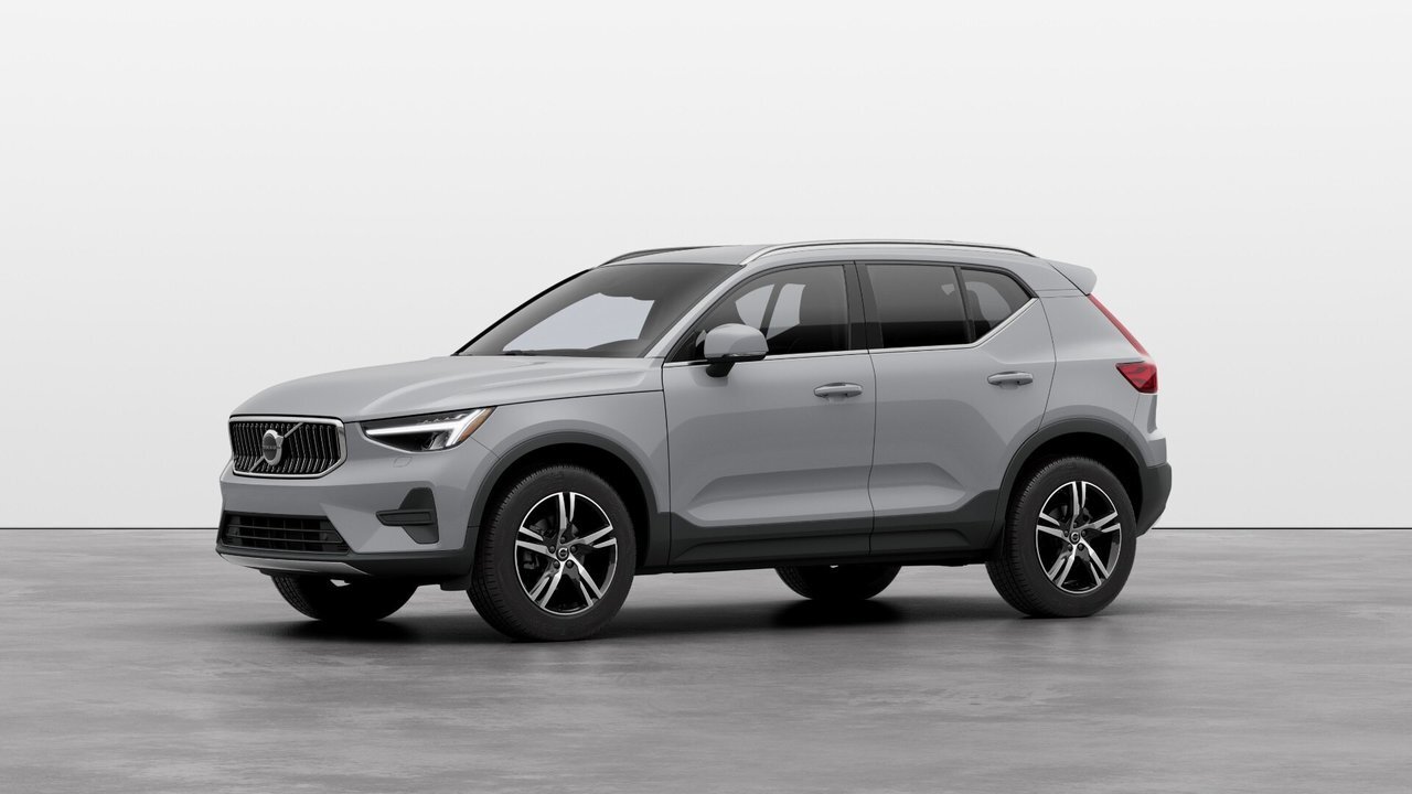 2025 Volvo XC40 B5 AWD Core Bright Theme 