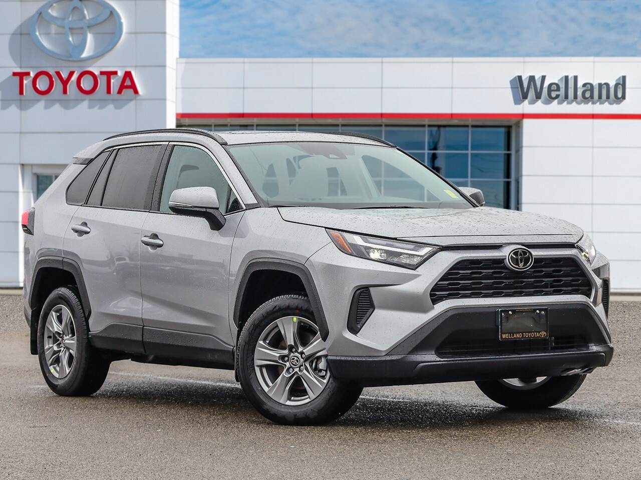 2025 Toyota RAV4 XLE APPLE CARLAY/ANDROID AUTO. HEATED STEERING WHE