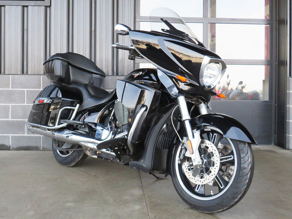 2013 Victory Motorcycles Cross Country® Tour Gloss Black 