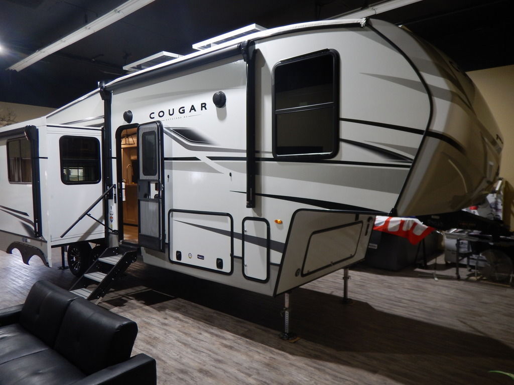 2025 Keystone RV Cougar Half-Ton Fifth Wheels 29RLI 