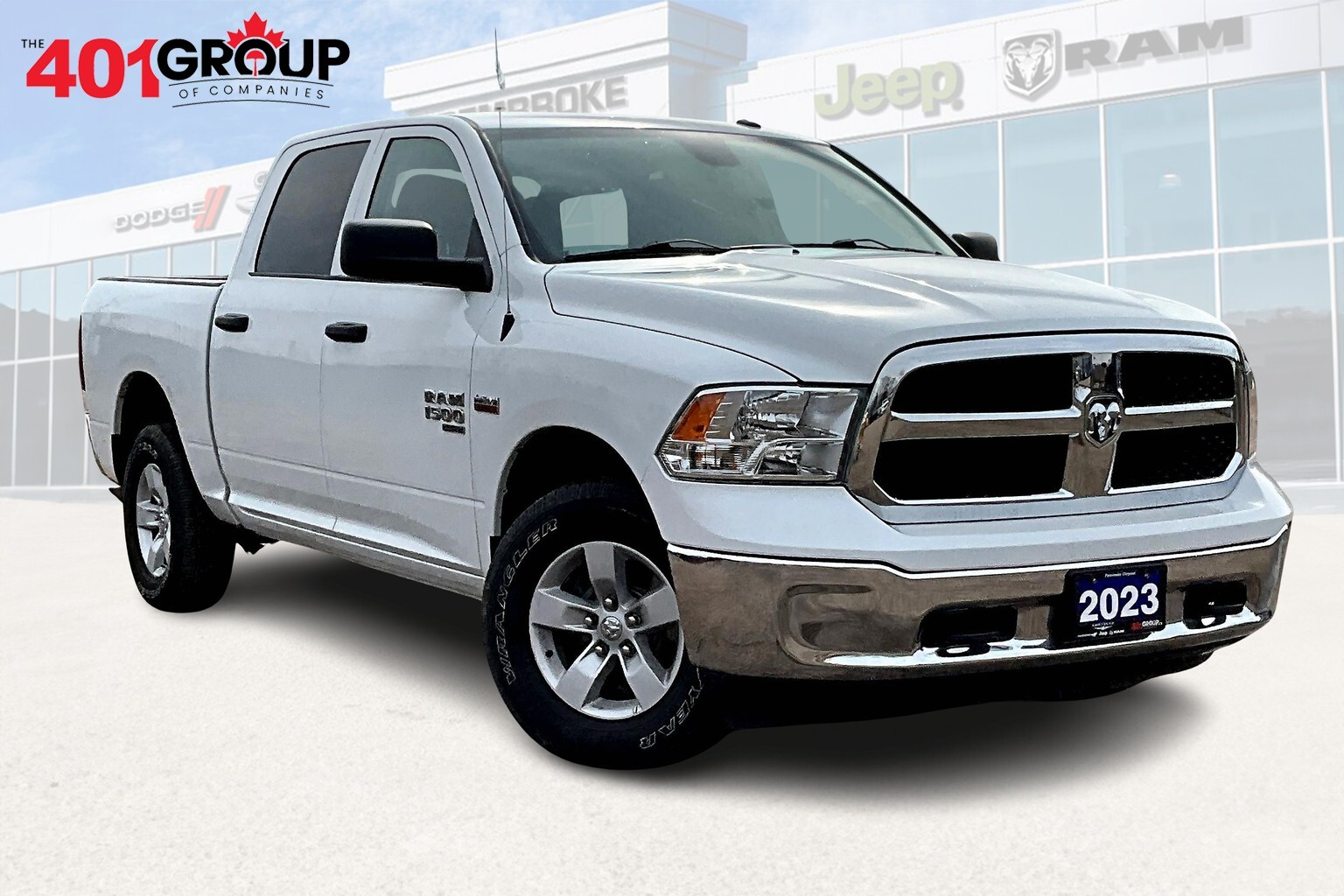 2023 Ram 1500 Classic SLT V8 4WD | Protection Group | Tow Hitch