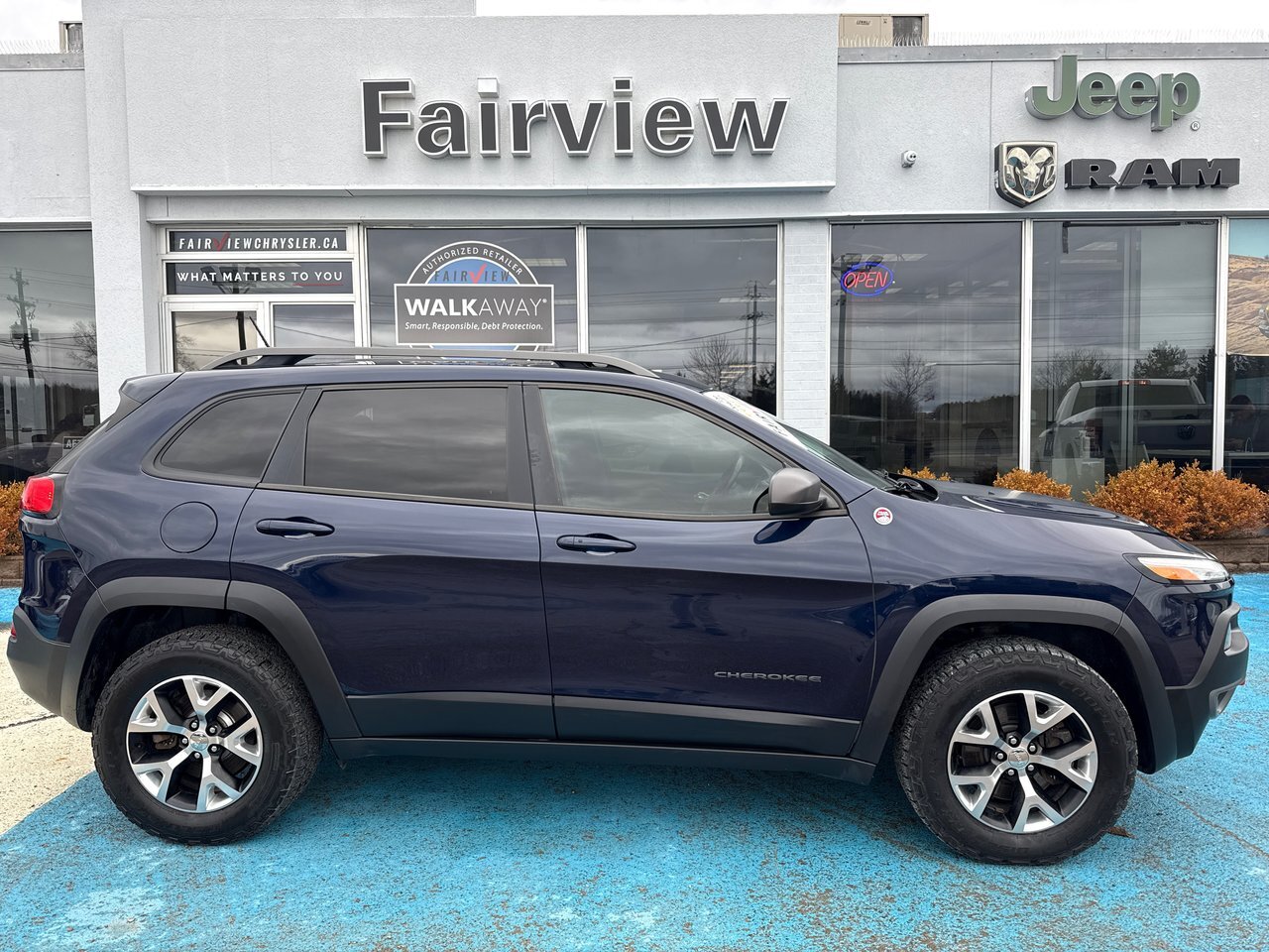 2015 Jeep Cherokee Trailhawk In mint condition / 