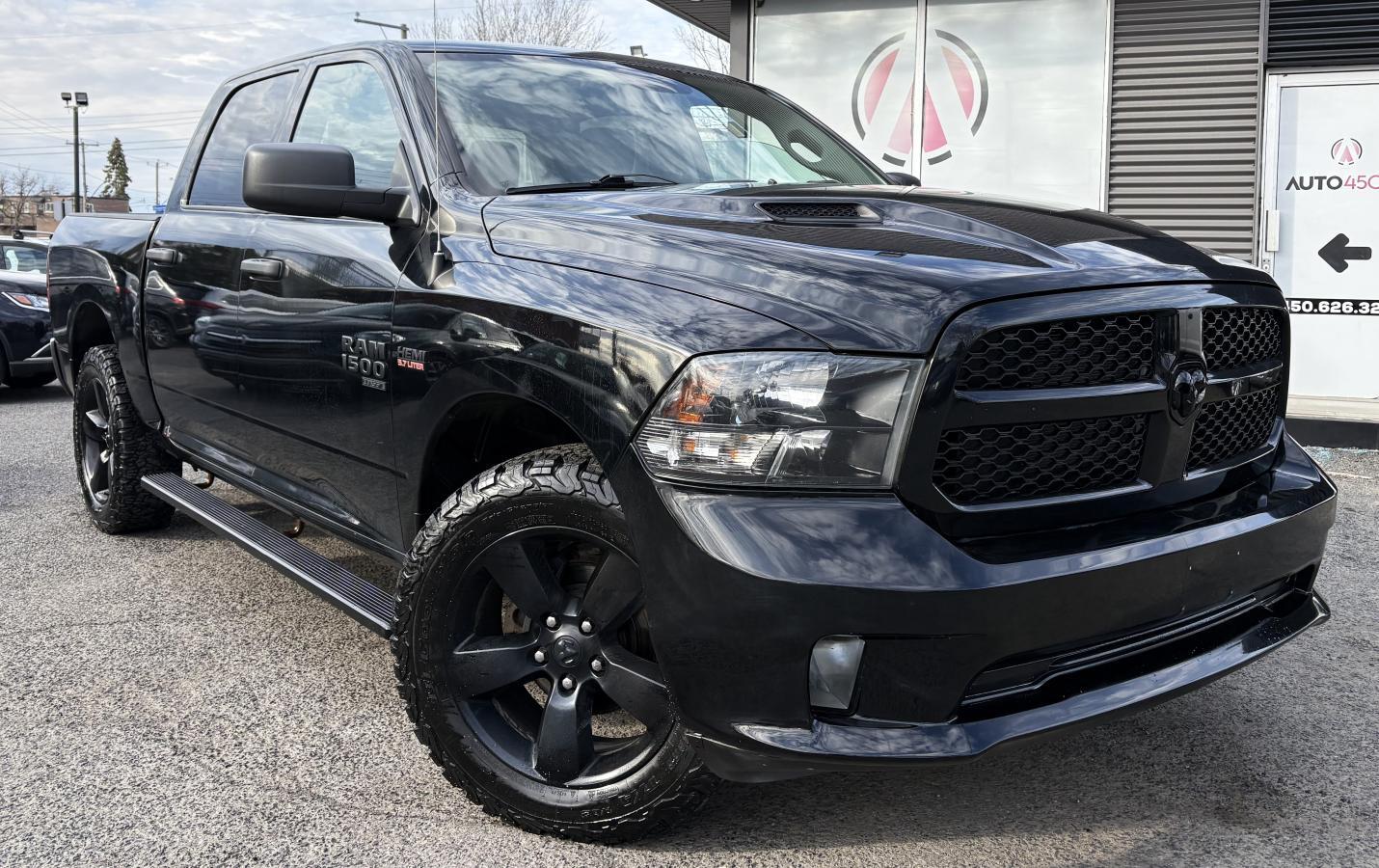 2019 Ram 1500 Classic **NIGHT+CREW+V8+20 POUCES**
