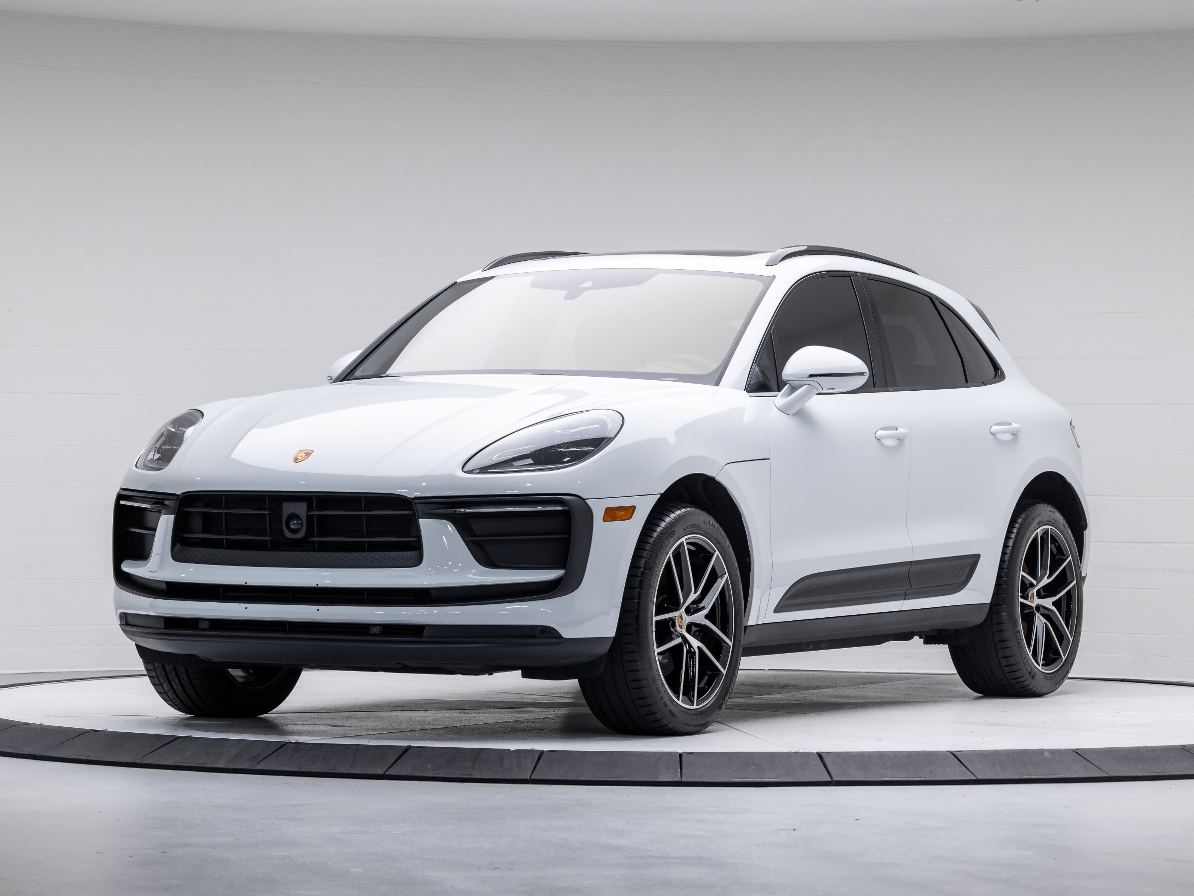 2024 Porsche Macan Premium Plus, 20" S Wheels, Sport Tailpipes, BOSE