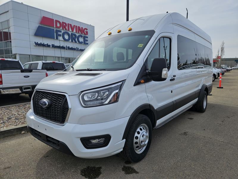 2023 Ford Transit Passenger Wagon XLT
