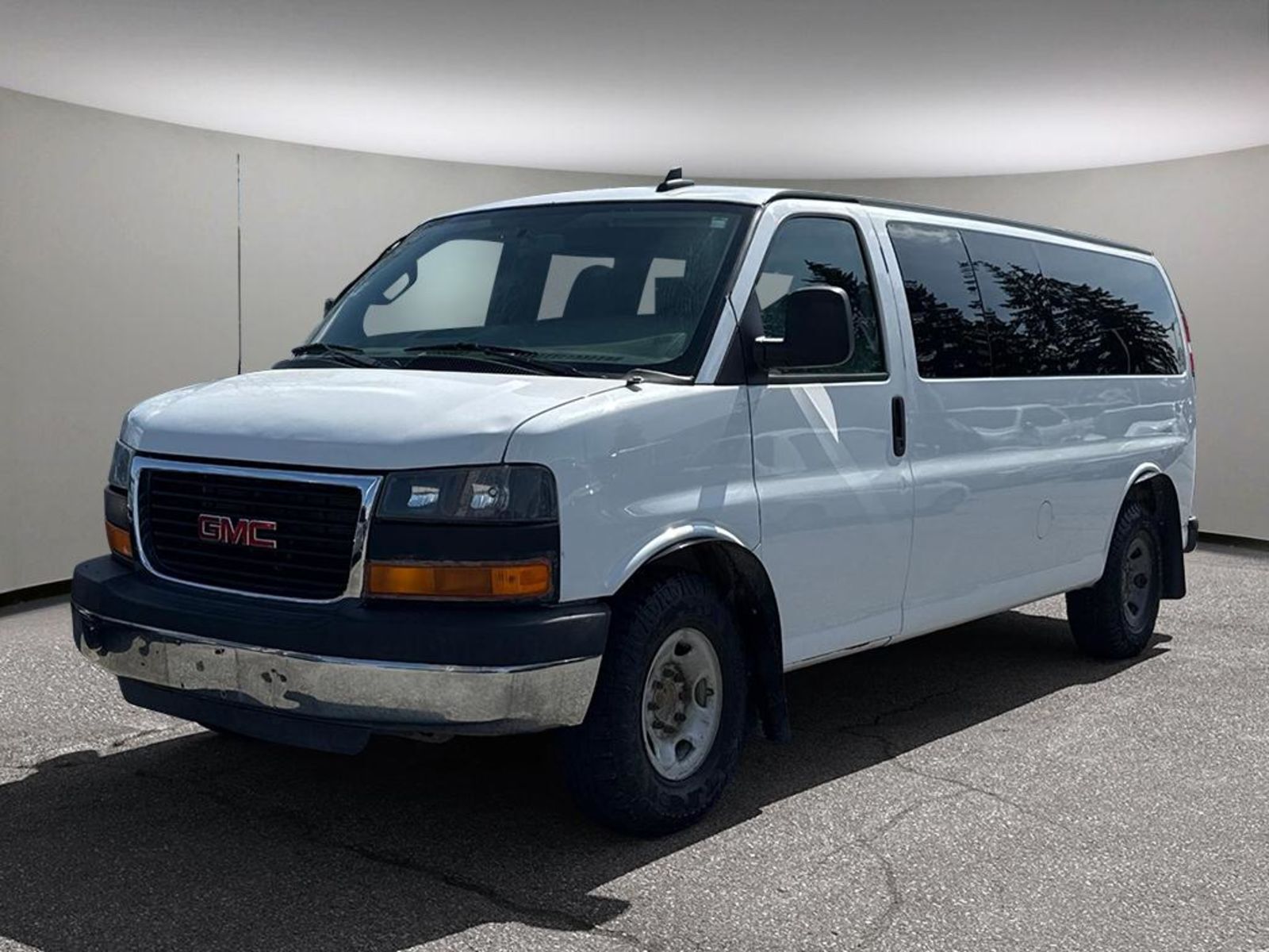 2016 GMC Savana Passenger LT