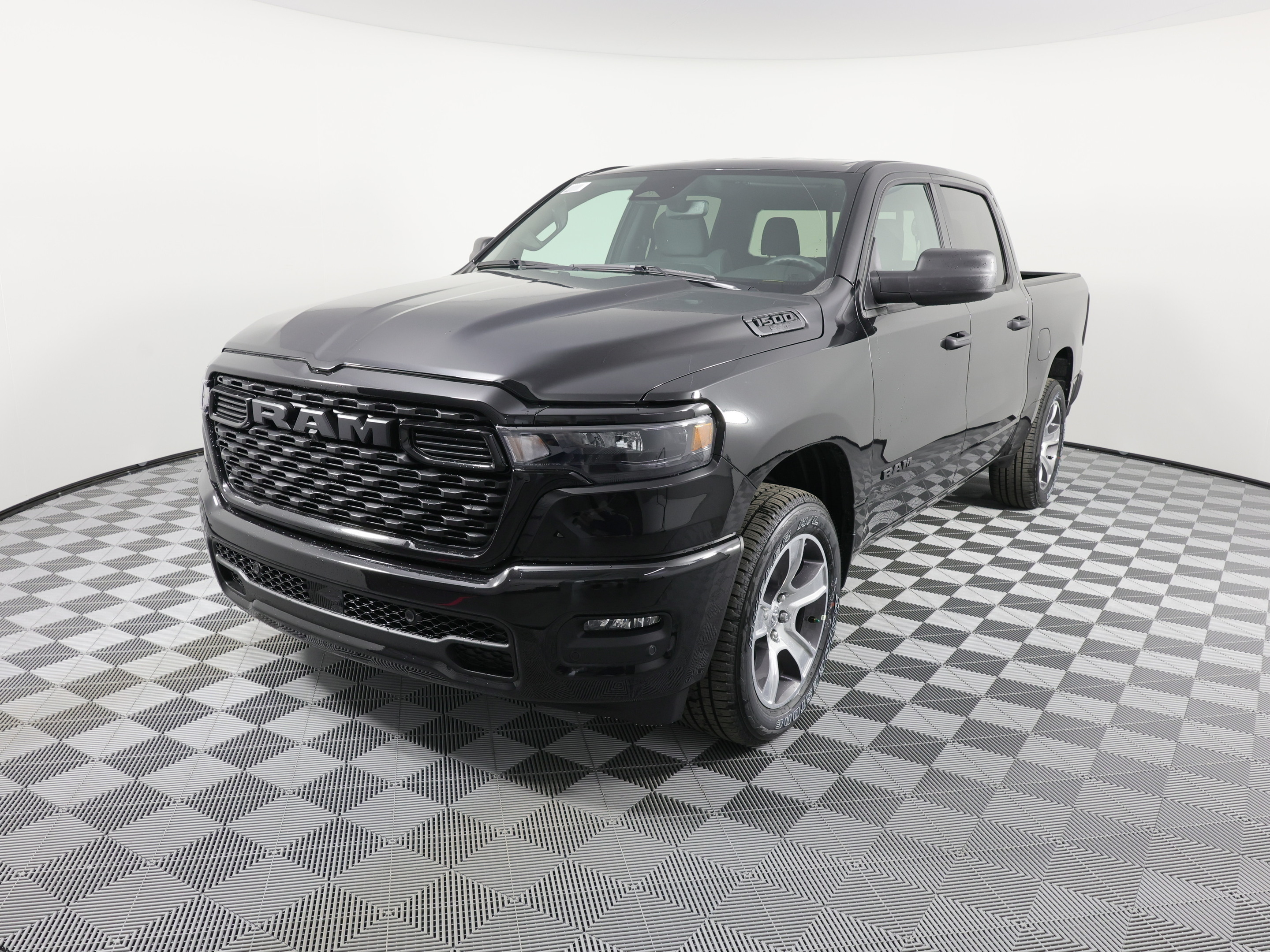 2025 Ram 1500 Tradesman Crew Cab 5'7  Box