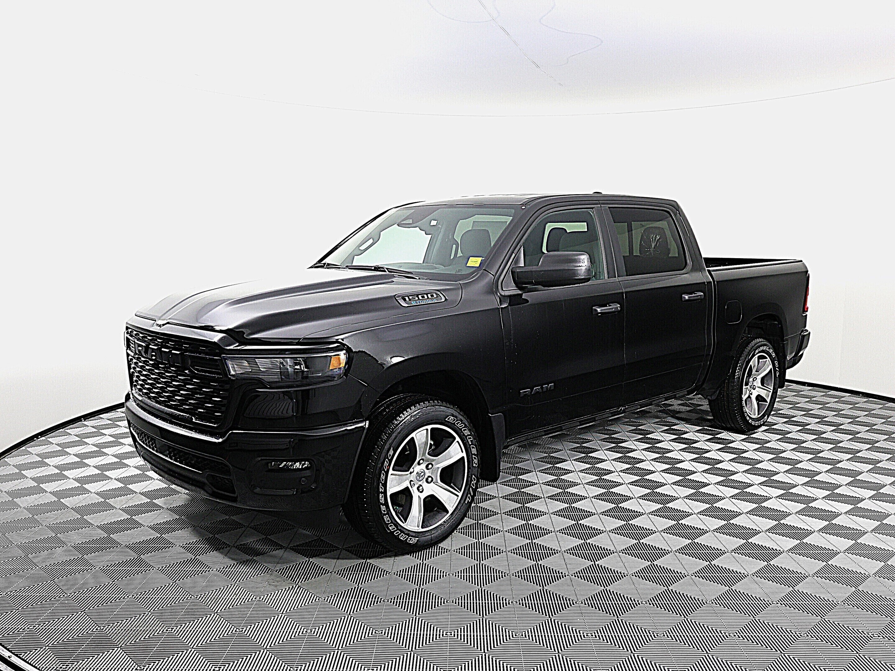 2025 Ram 1500 Tradesman 4x4 Crew Cab 5'7  Box