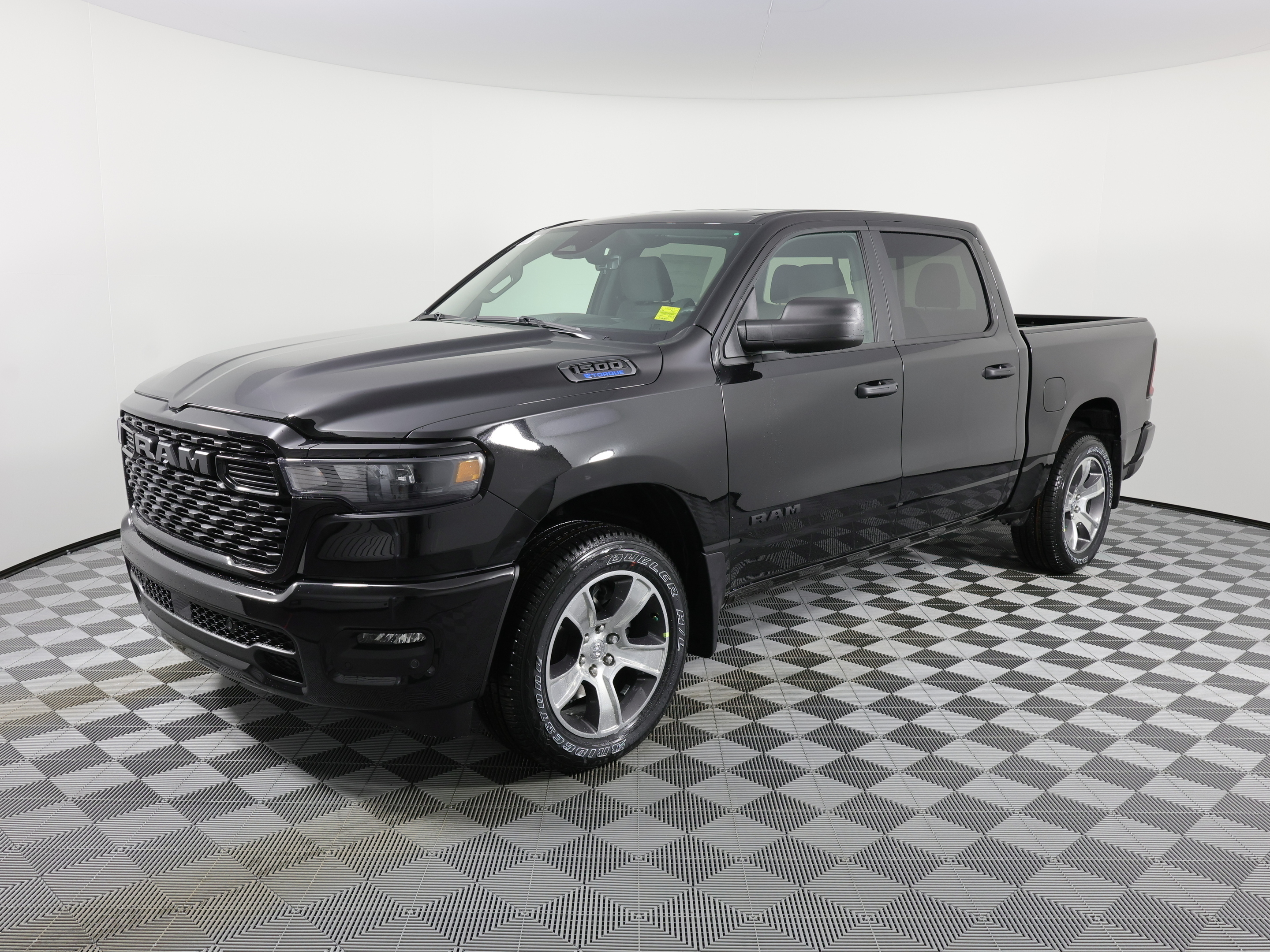 2025 Ram 1500 Tradesman Crew Cab 5'7  Box