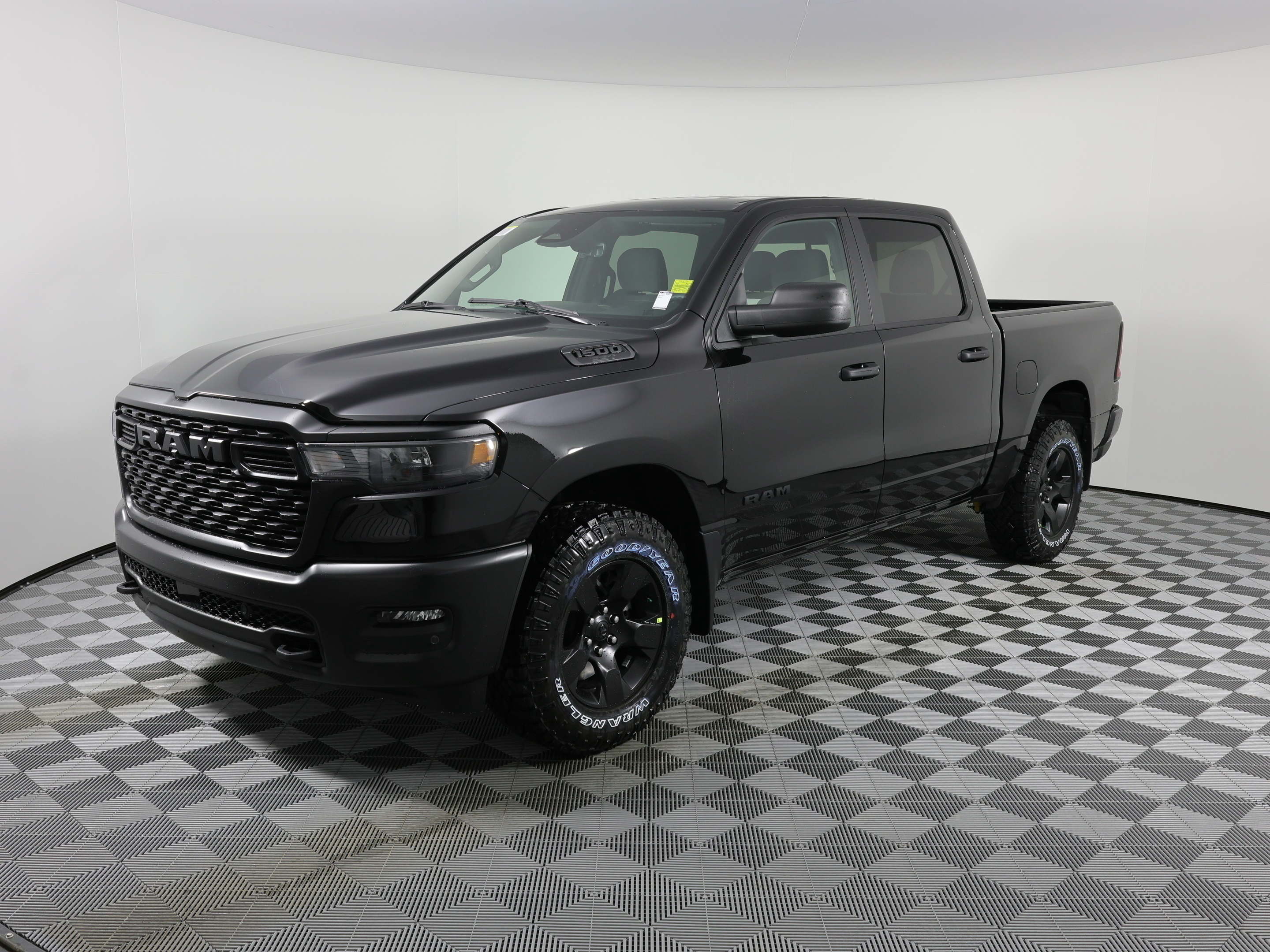 2025 Ram 1500 Warlock Crew Cab 5'7  Box