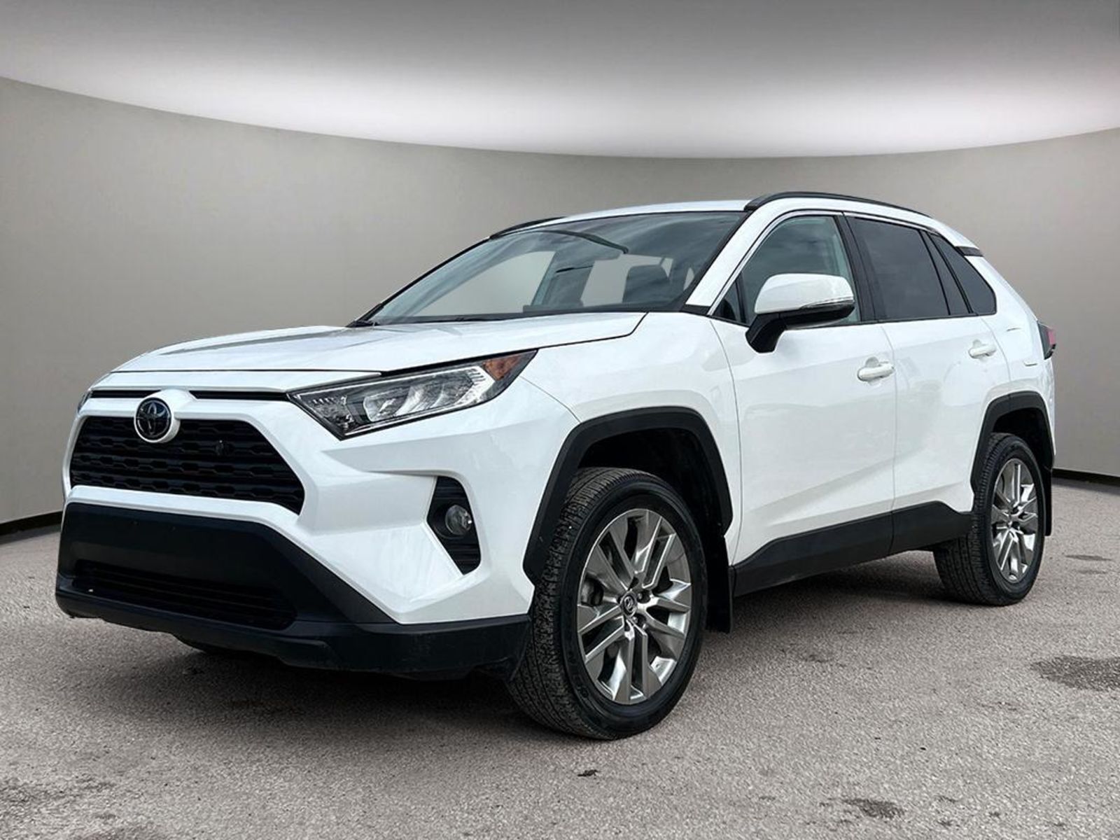 2021 Toyota RAV4 XLE | AWD | Heated Front Seats & Steering Wheel | 