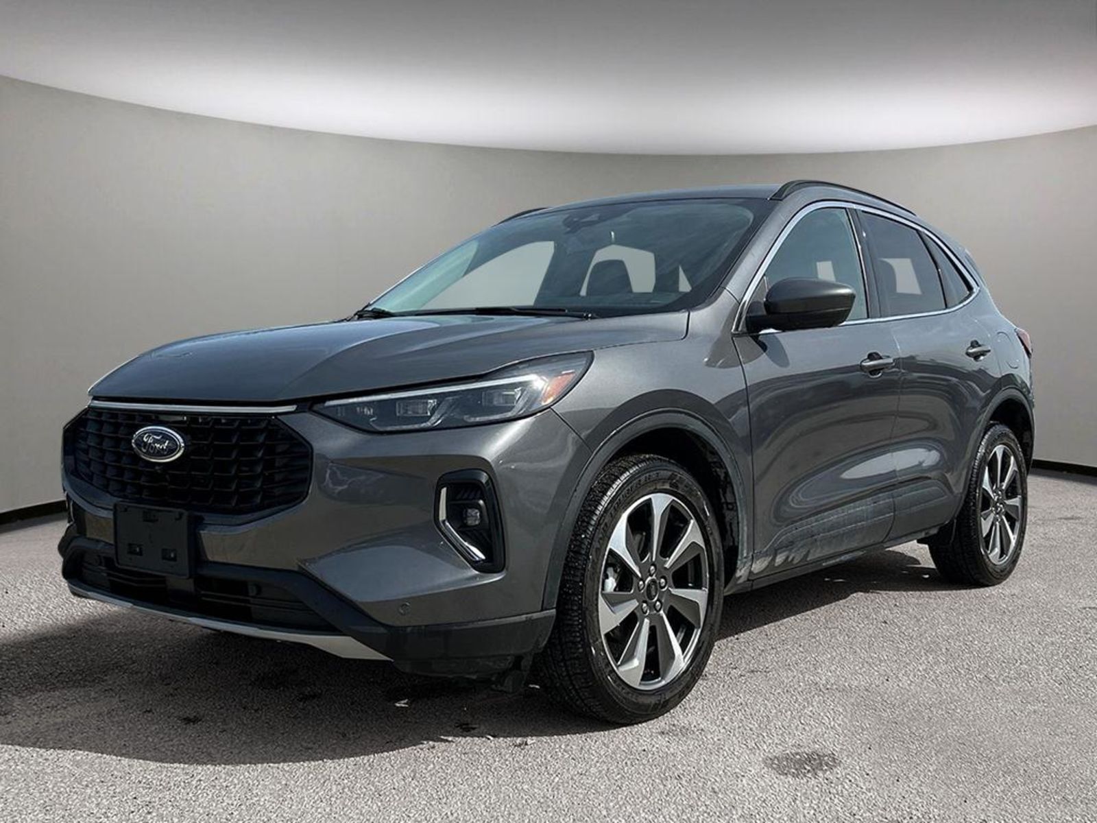 2023 Ford Escape Platinum | AWD | Apple Carplay & Android Auto | He
