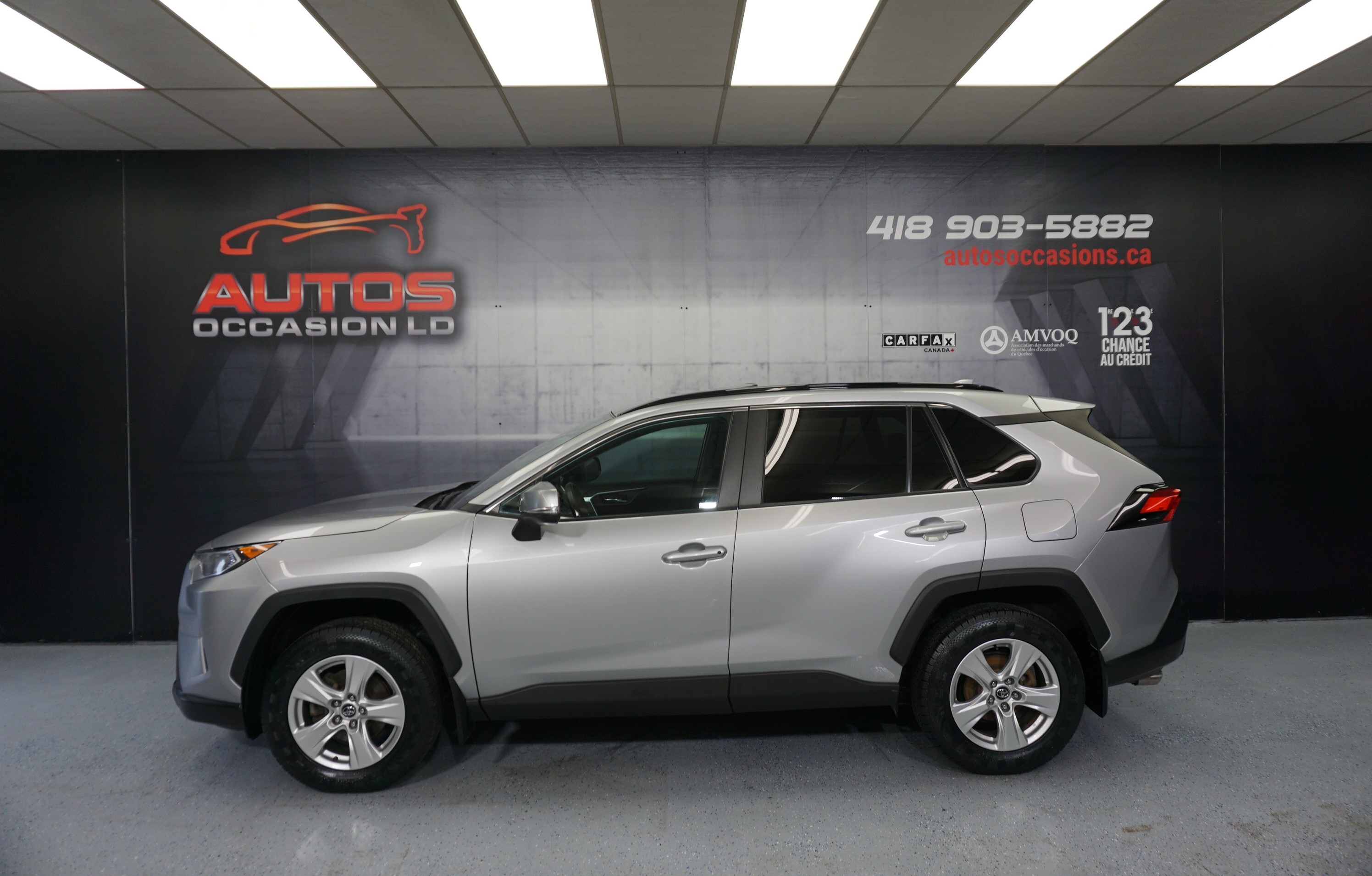 2020 Toyota RAV4 XLE AWD AUTO - FULL ÉQUIPÉ - TOIT SIÈGES - CARPLAY