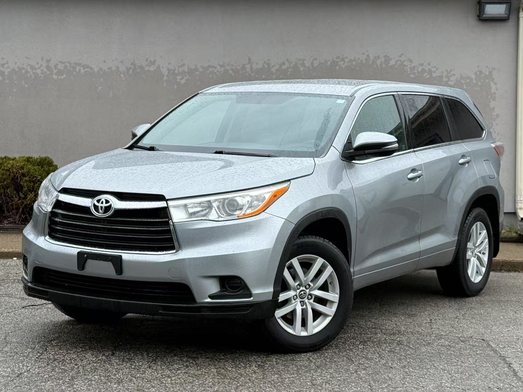2016 Toyota Highlander 7 Seats| Back Up Camera|Low Mileage| Bluetooth| 