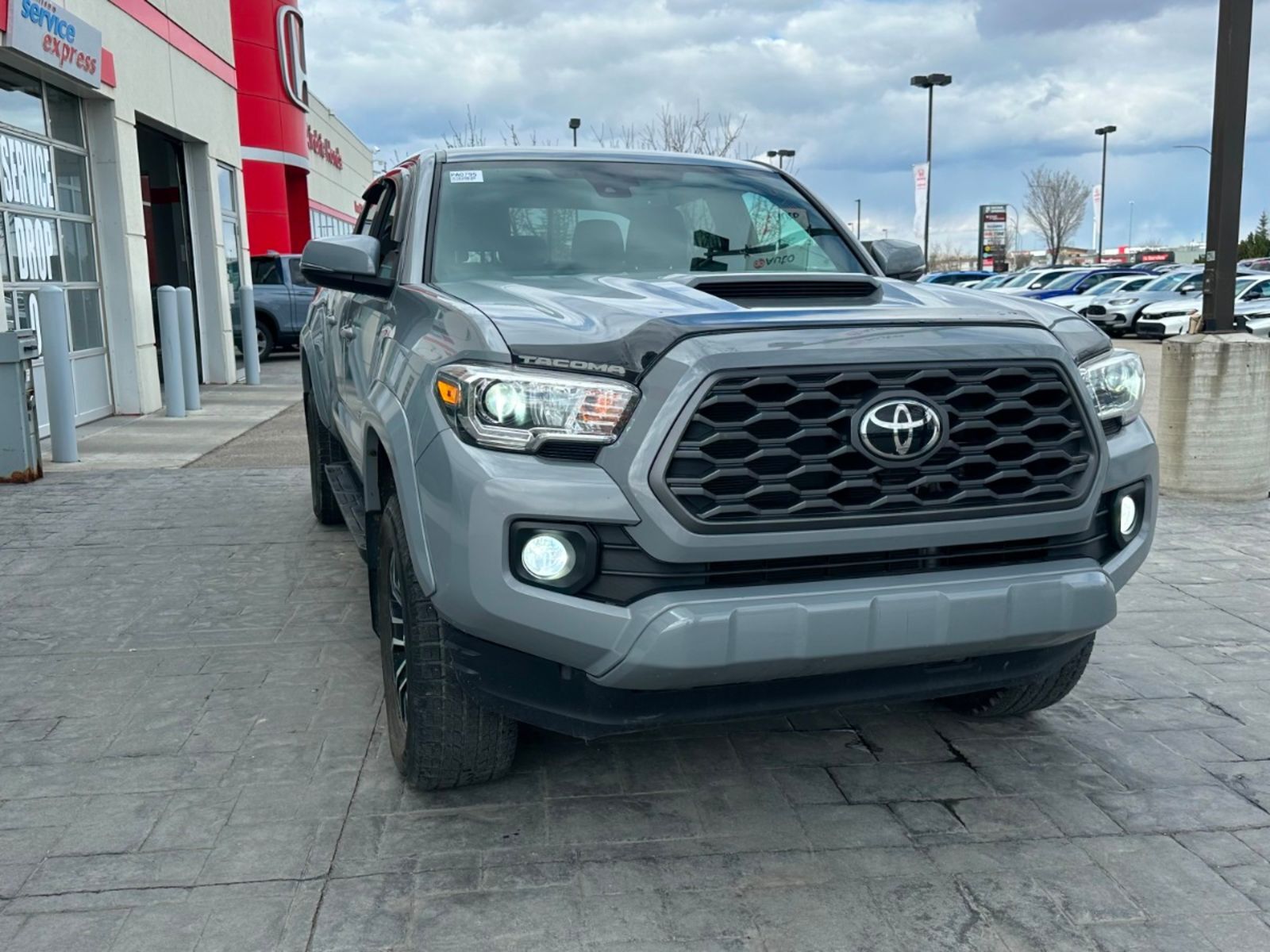 2020 Toyota Tacoma TRD SPORT: Local Truck, No Accidents!