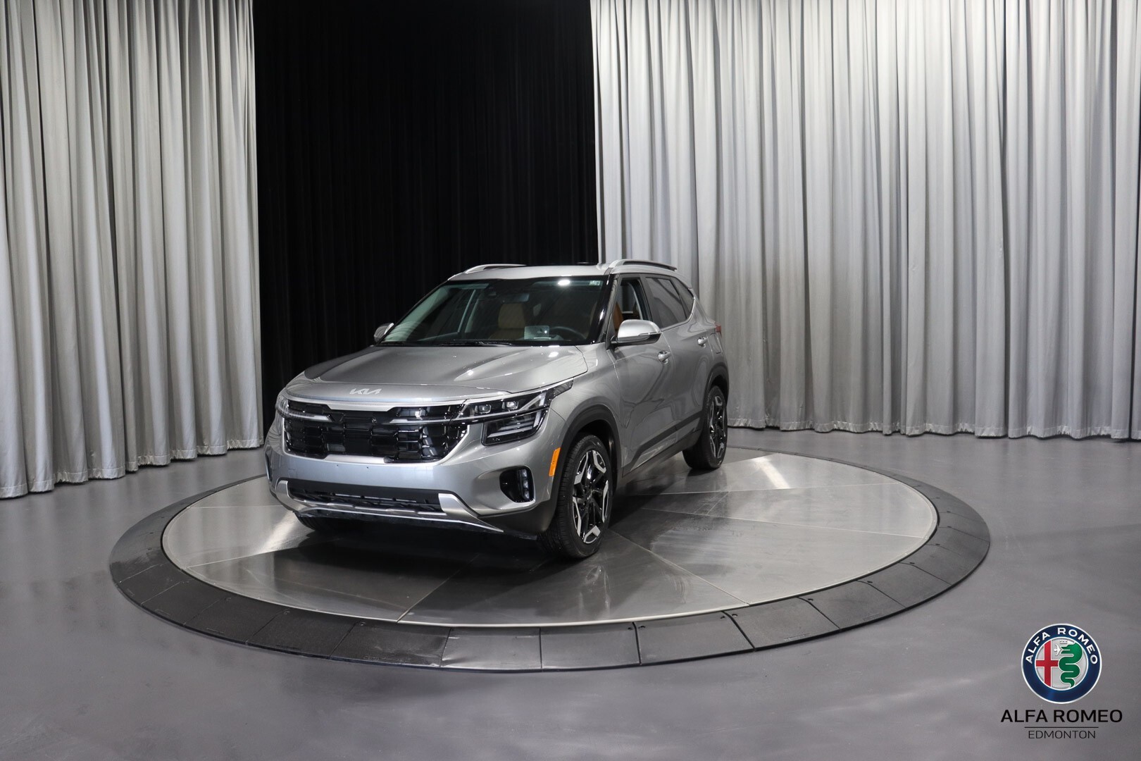 2024 Kia Seltos SX w/Brown Interior