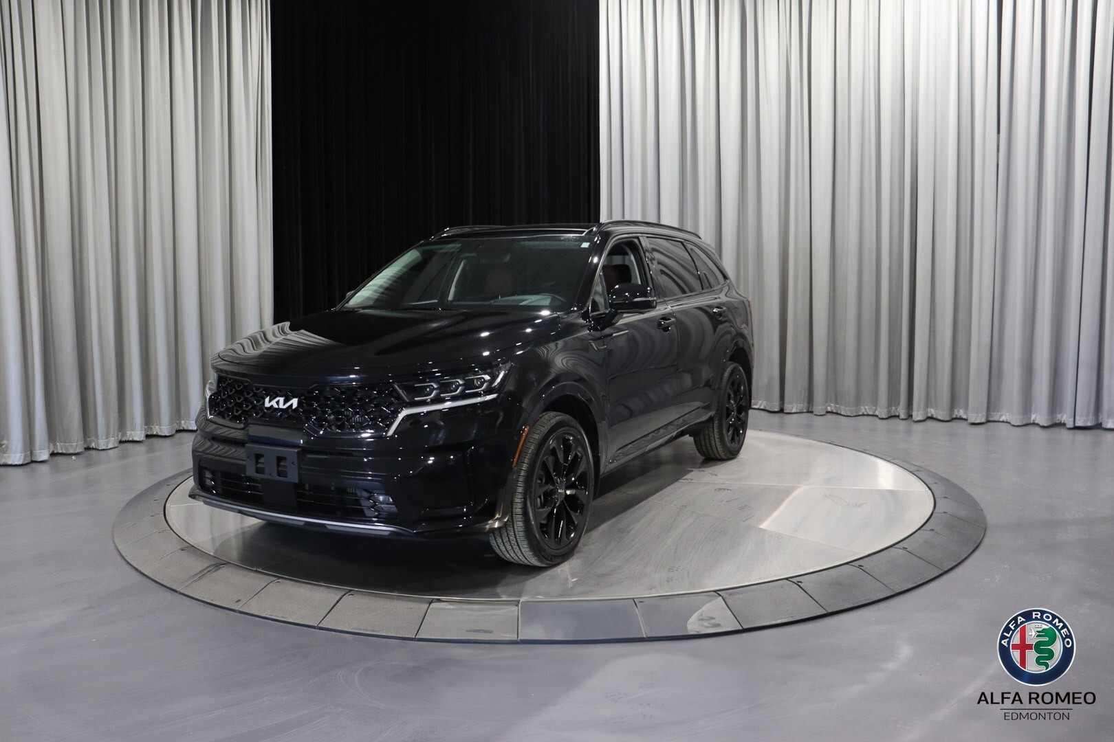 2023 Kia Sorento 2.5T SX w/Burgundy Leather