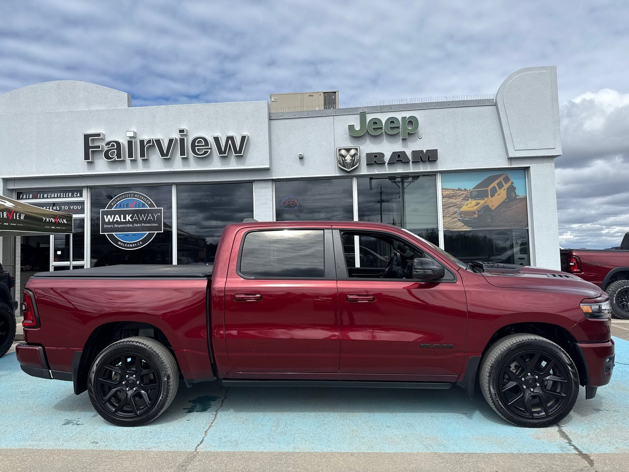 2025 Ram 1500 Sport  with 20k off Power steps, full leather, har
