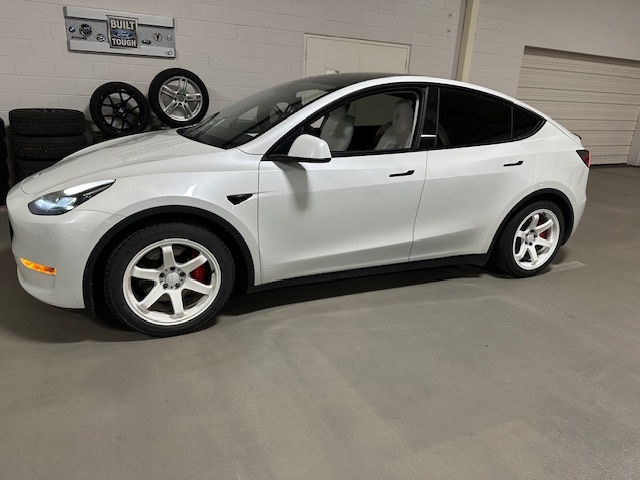 2023 Tesla Model Y Performance AWD 1 Owner 2 Sets of wheels 