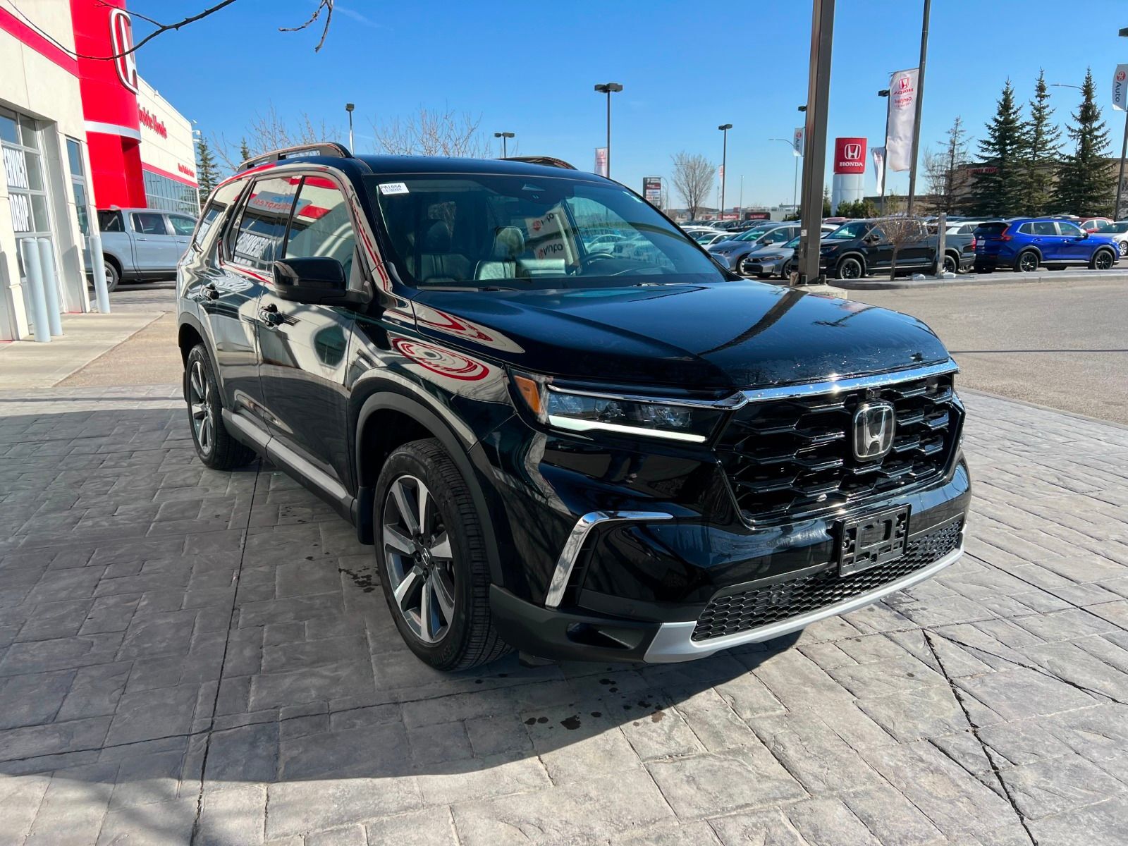2023 Honda Pilot Touring: No Accidents, Leather, Sunroof, Navigatio